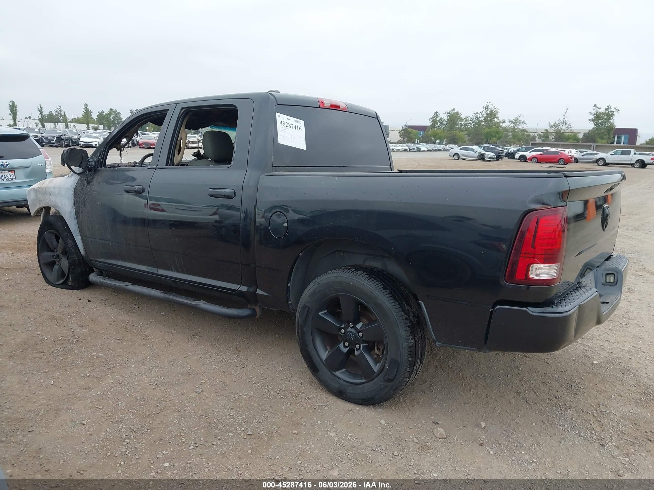 2015 Ram 1500 Express Черный vin: 1C6RR6KG6FS604974