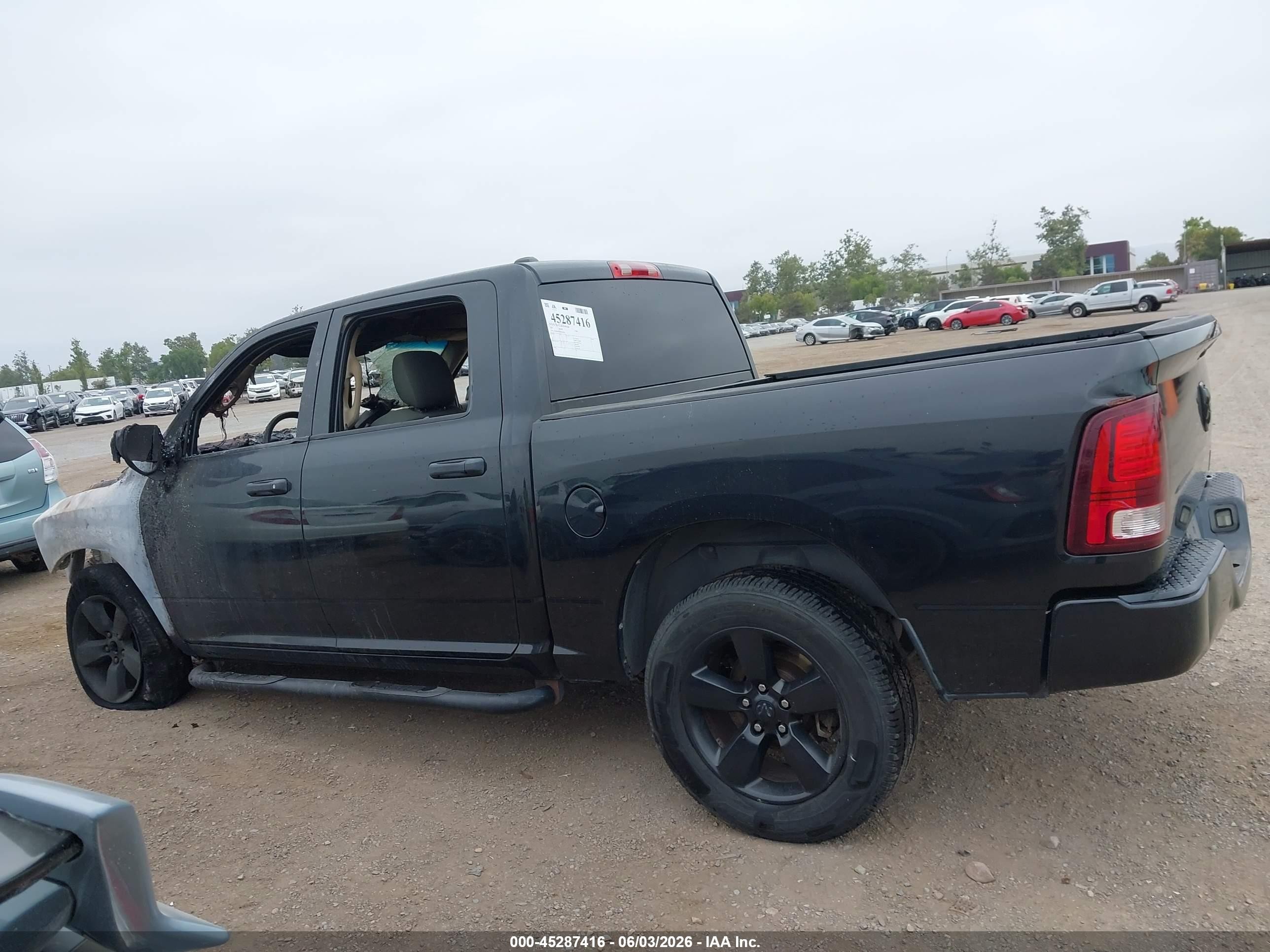 2015 Ram 1500 Express Черный vin: 1C6RR6KG6FS604974
