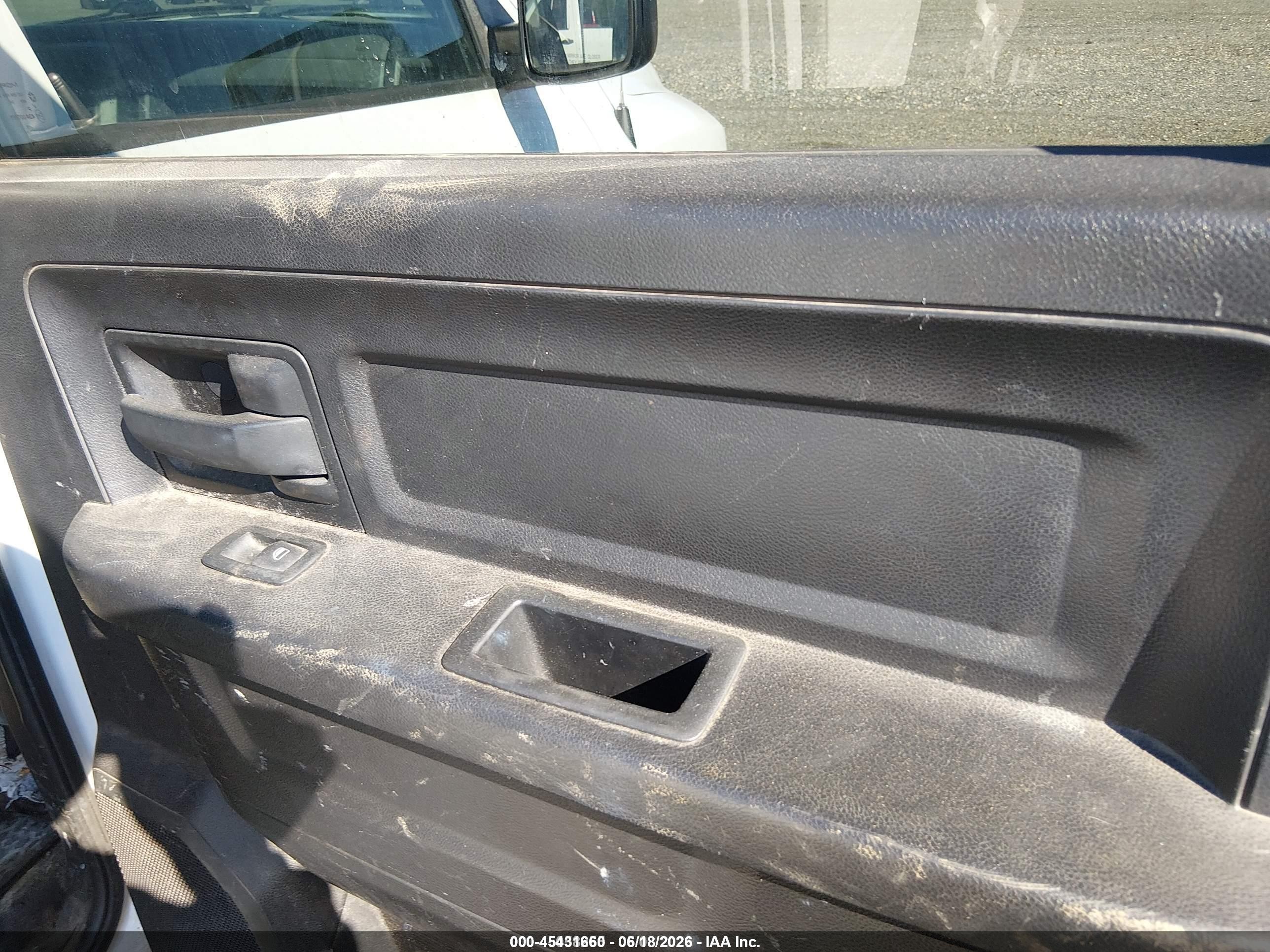 2015 Ram 1500 Tradesman White vin: 1C6RR6KG6FS789205