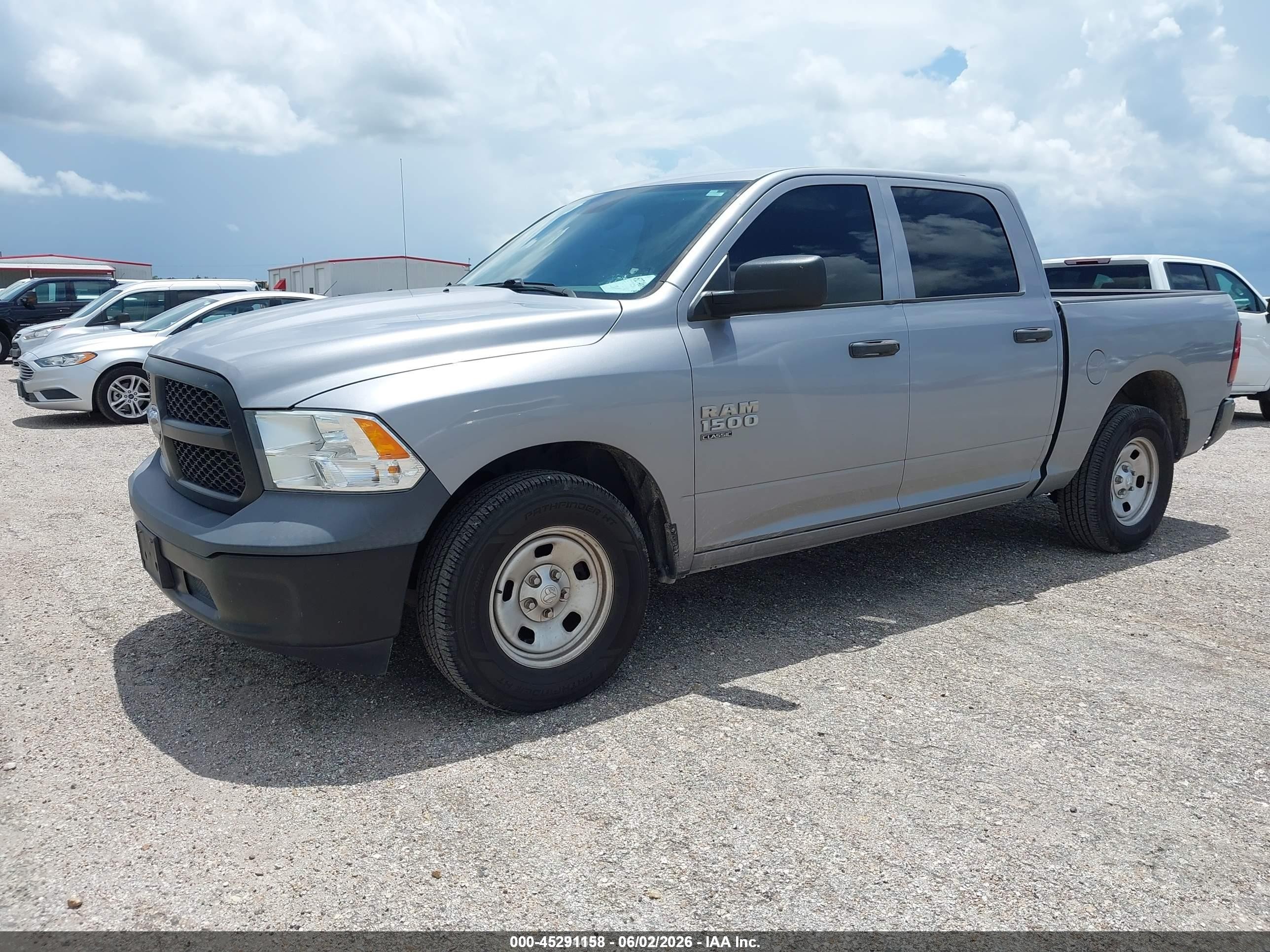 2019 Ram 1500 Classic Tradesman  4x2 5'7 Box Серый vin: 1C6RR6KG9KS627708