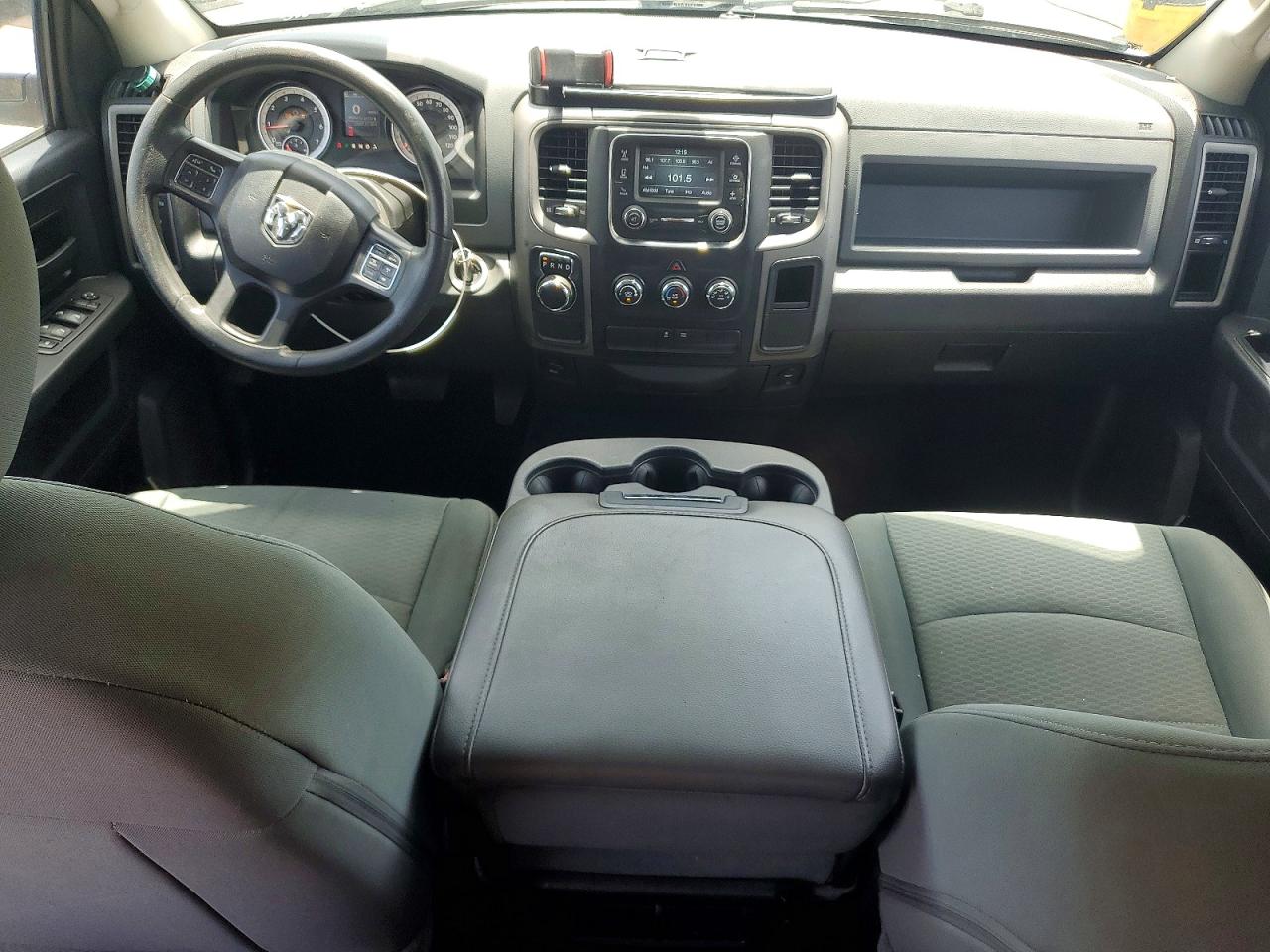 2015 Ram 1500 St White vin: 1C6RR6KGXFS565855