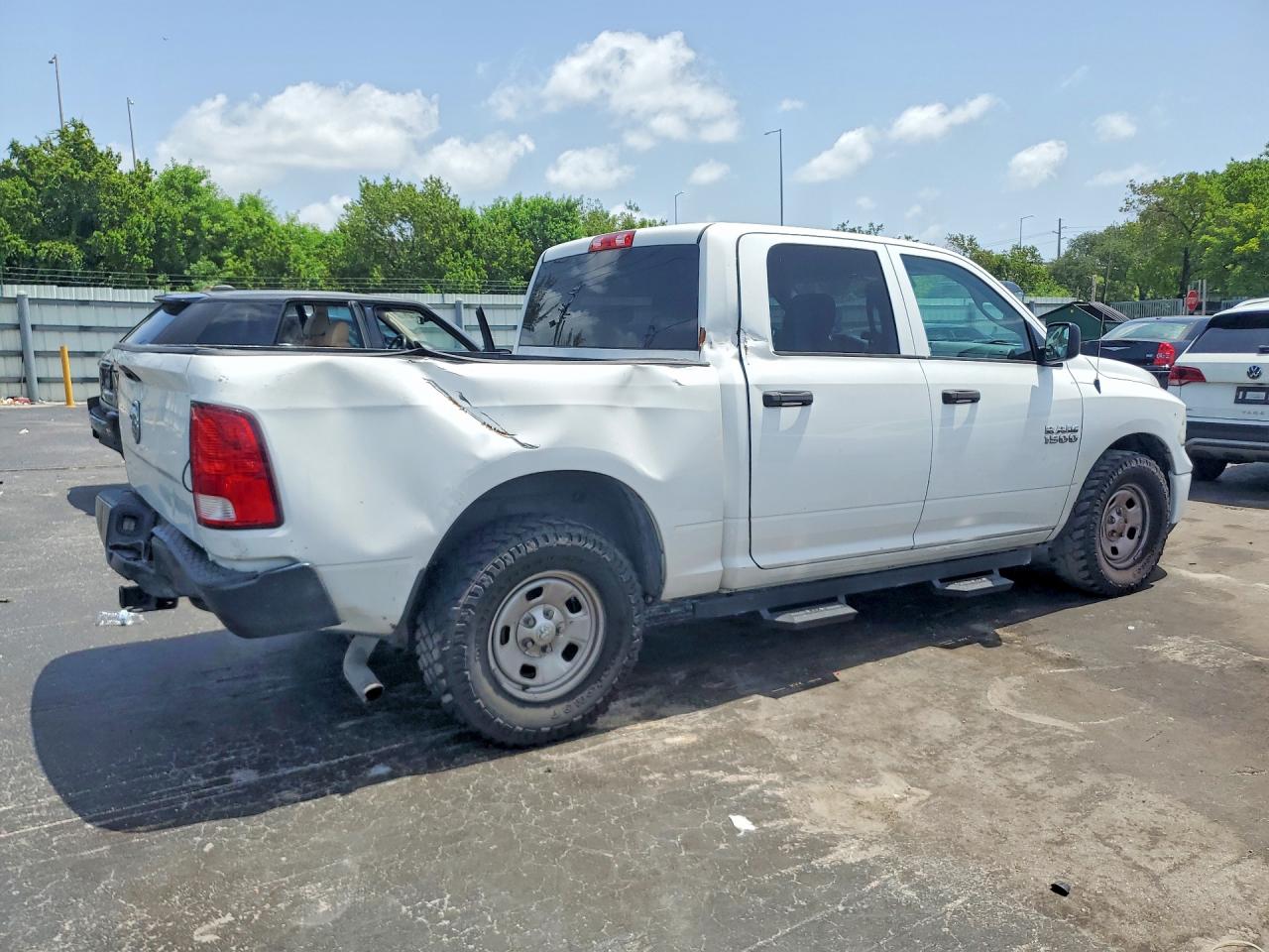2015 Ram 1500 St White vin: 1C6RR6KGXFS565855