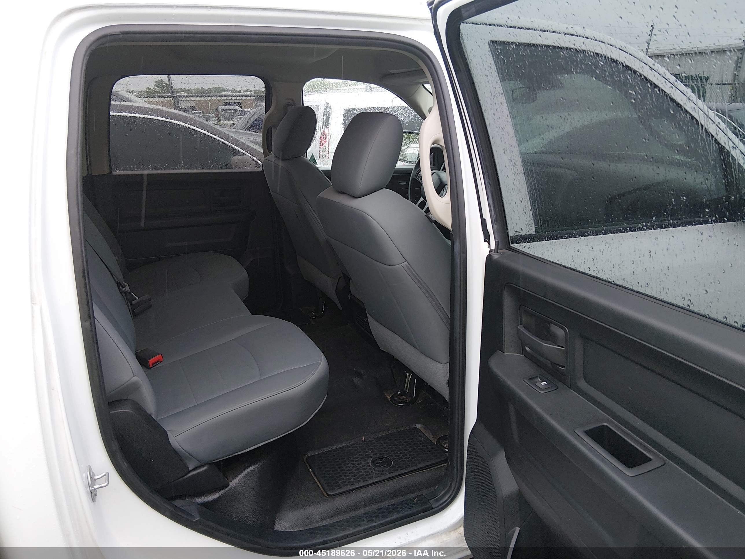 2018 Ram 1500 Tradesman  4x2 5'7 Box White vin: 1C6RR6KGXJS262972