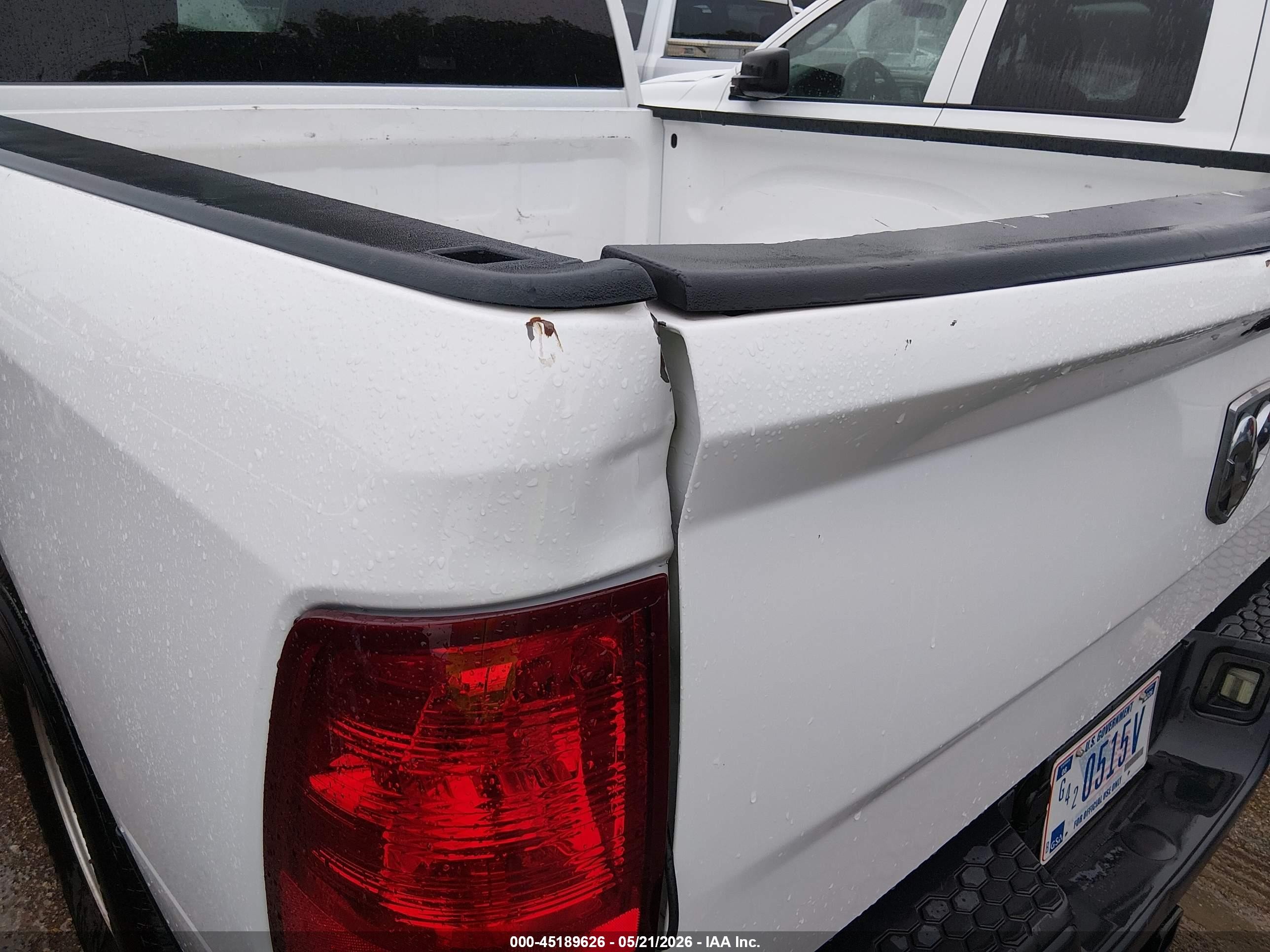 2018 Ram 1500 Tradesman  4x2 5'7 Box White vin: 1C6RR6KGXJS262972