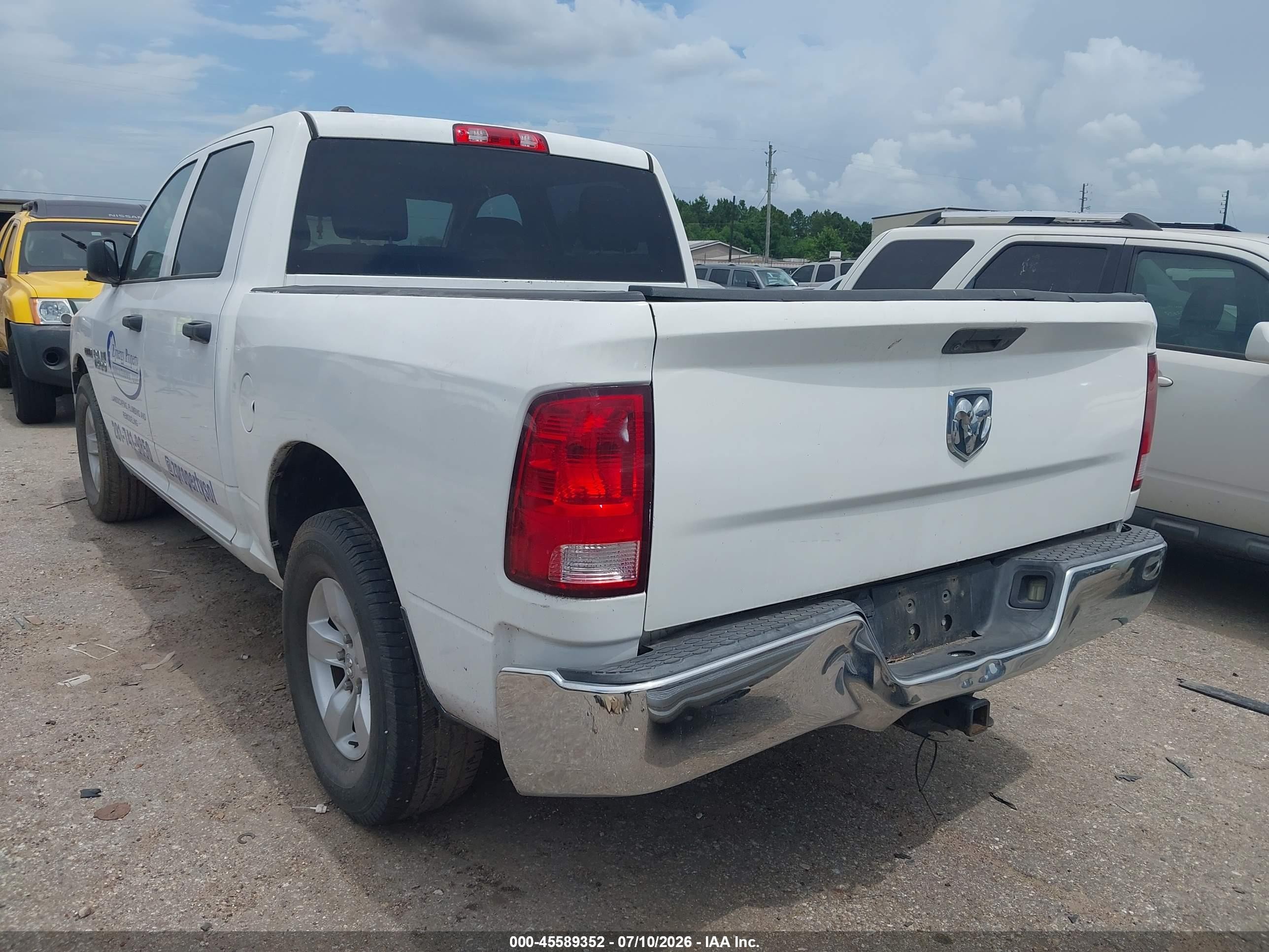 2015 Ram 1500 Tradesman White vin: 1C6RR6KM2FS750472