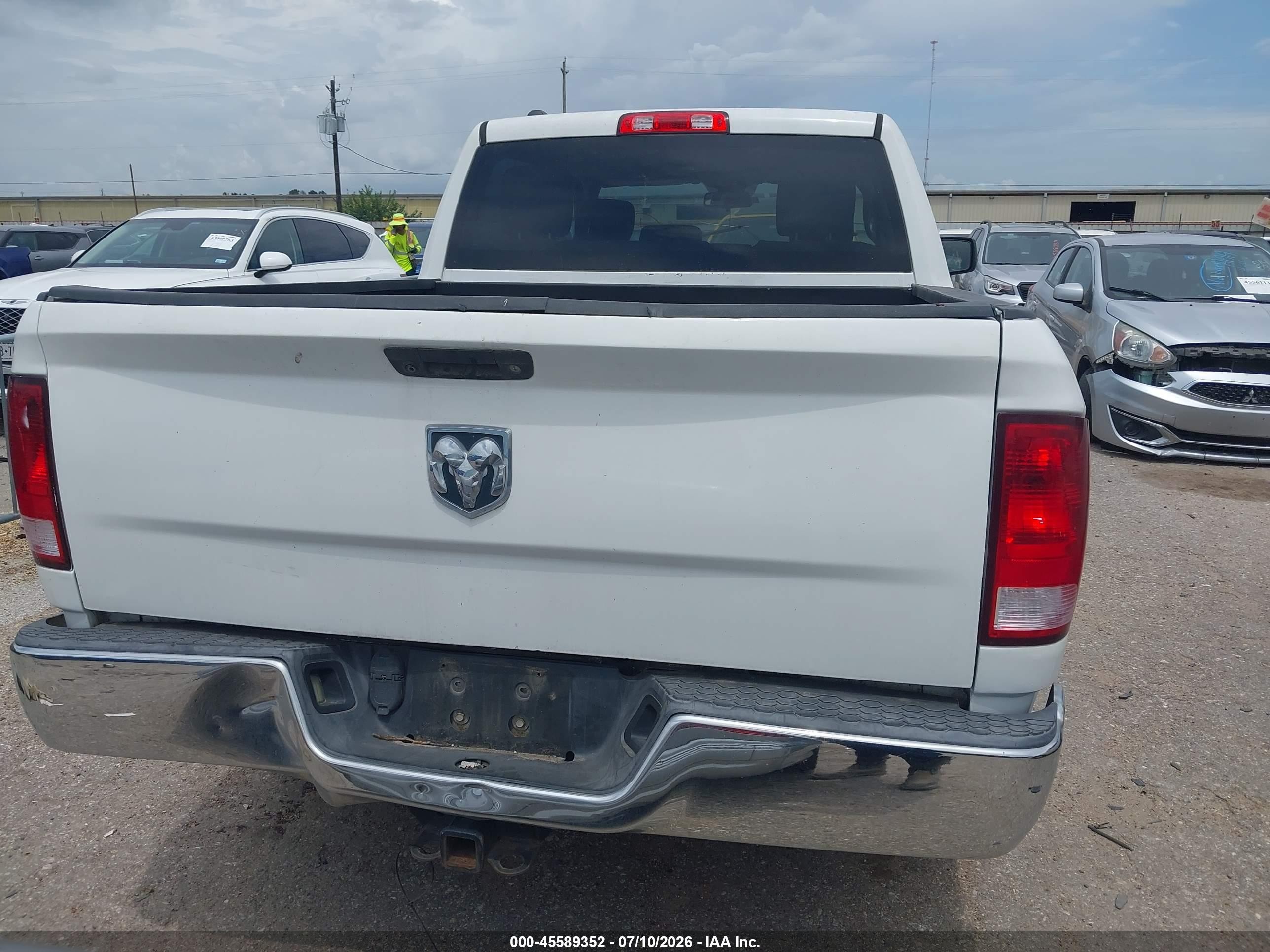 2015 Ram 1500 Tradesman White vin: 1C6RR6KM2FS750472
