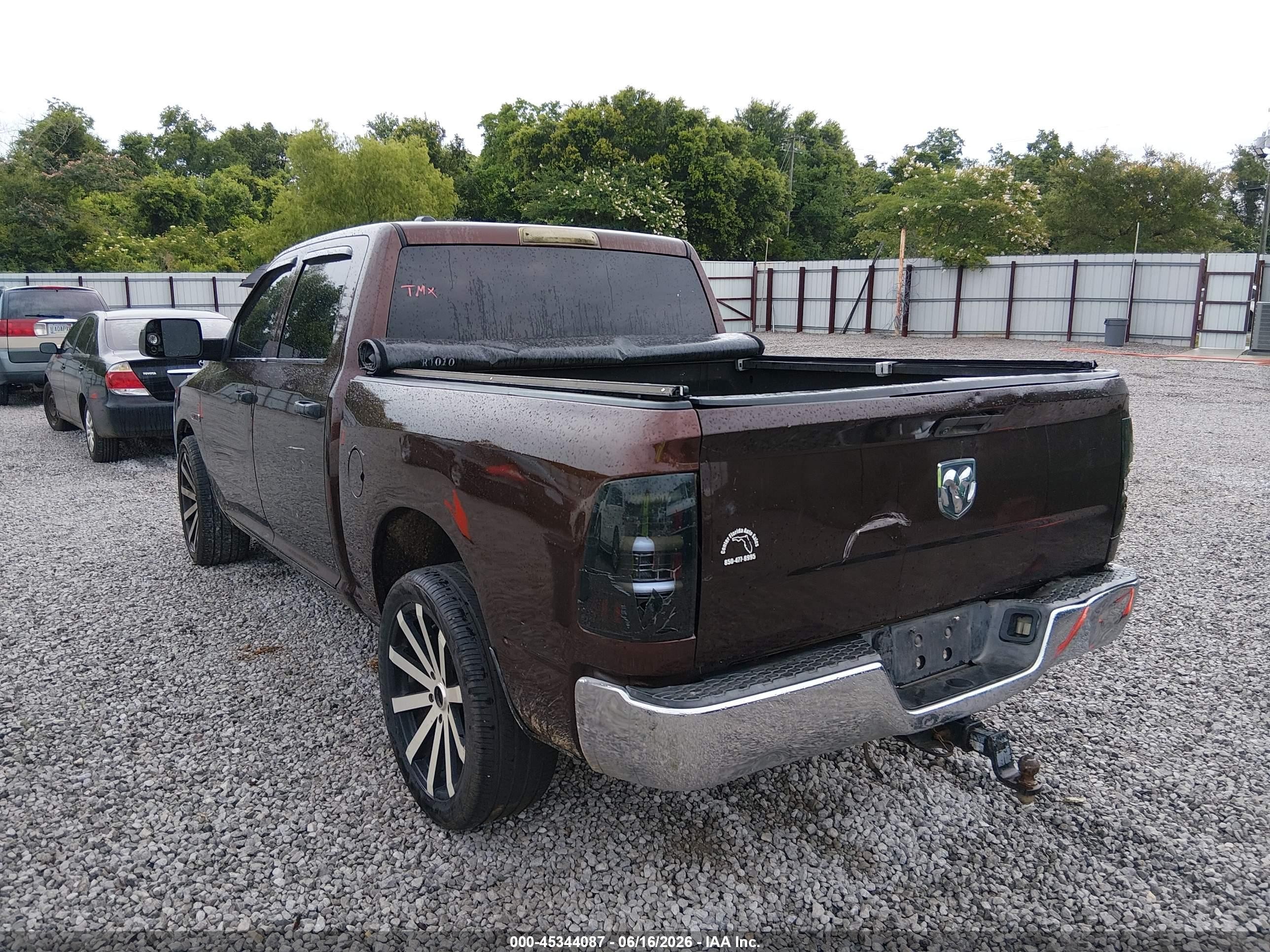 2015 Ram 1500 Tradesman Brown vin: 1C6RR6KM4FS590045