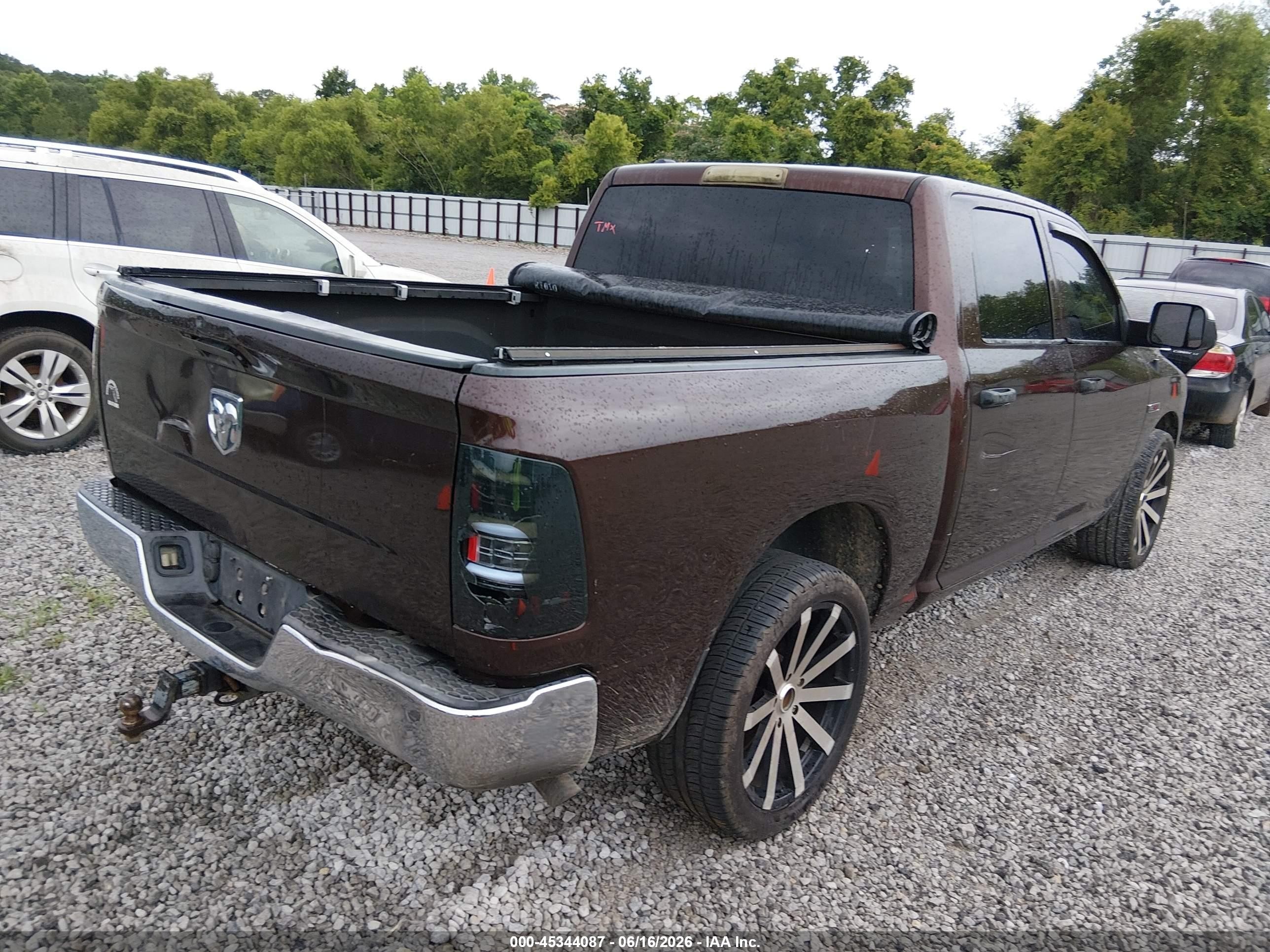 2015 Ram 1500 Tradesman Brown vin: 1C6RR6KM4FS590045