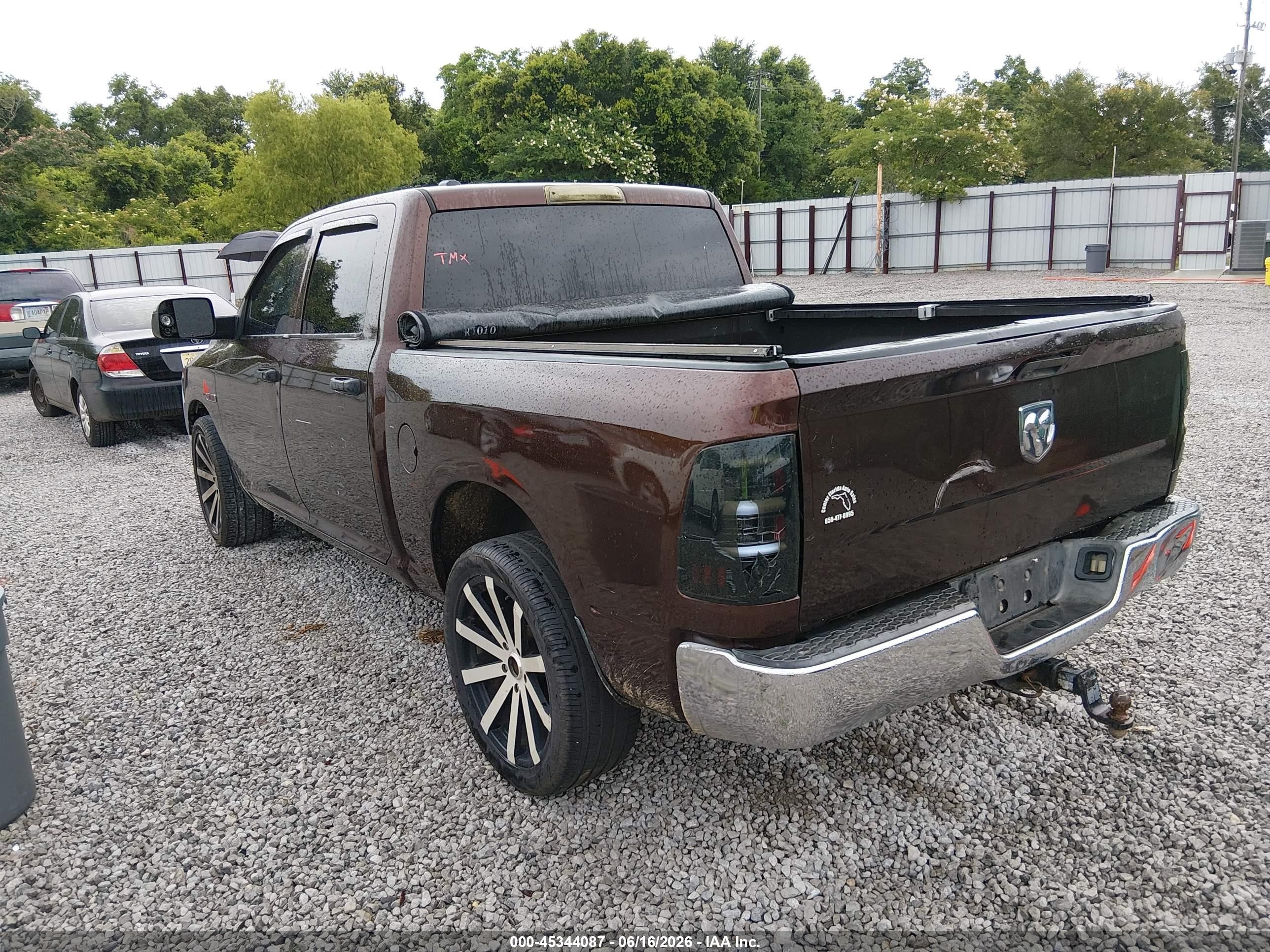 2015 Ram 1500 Tradesman Brown vin: 1C6RR6KM4FS590045