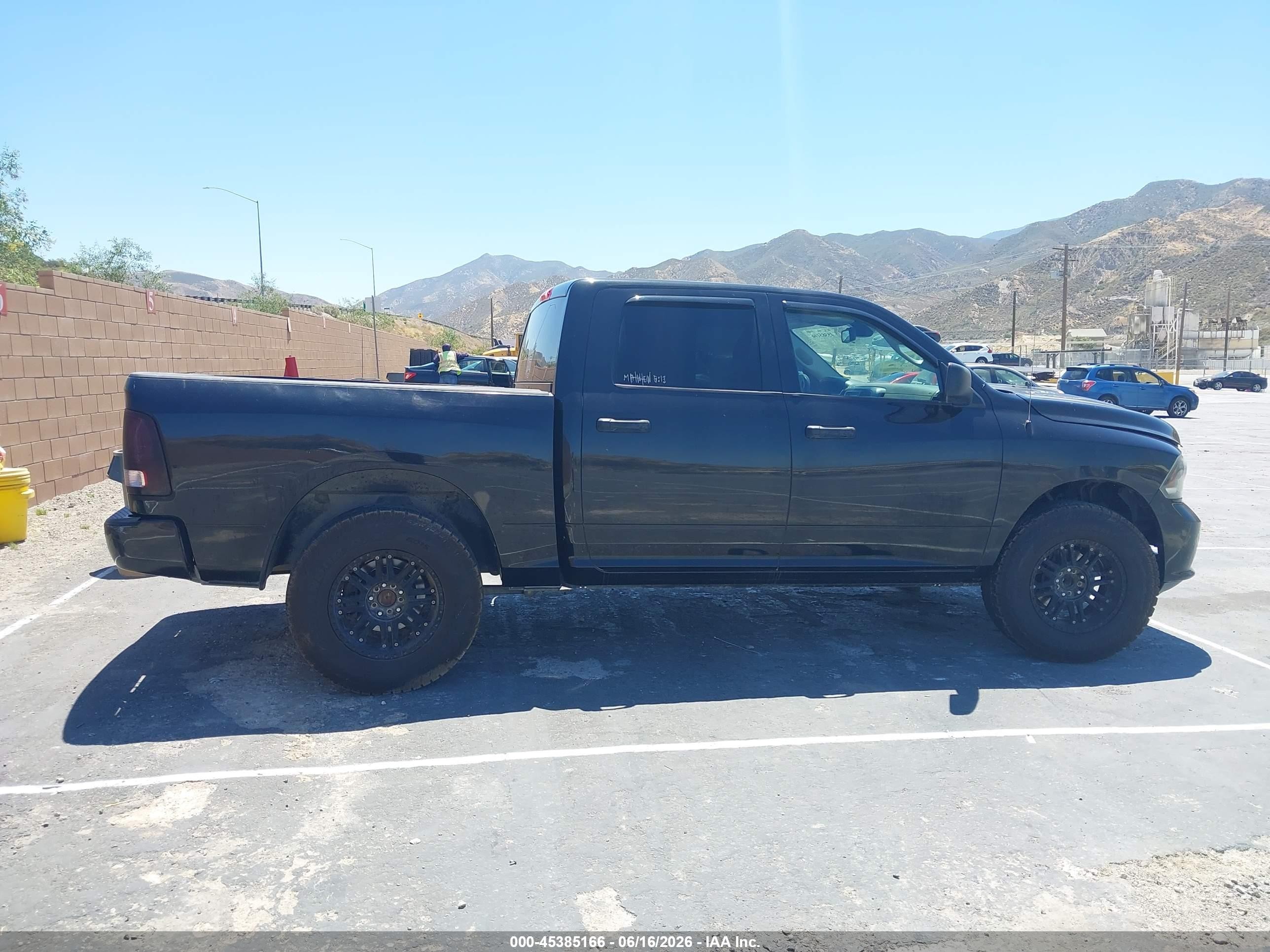 2015 Ram 1500 Express Черный vin: 1C6RR6KT0FS629432