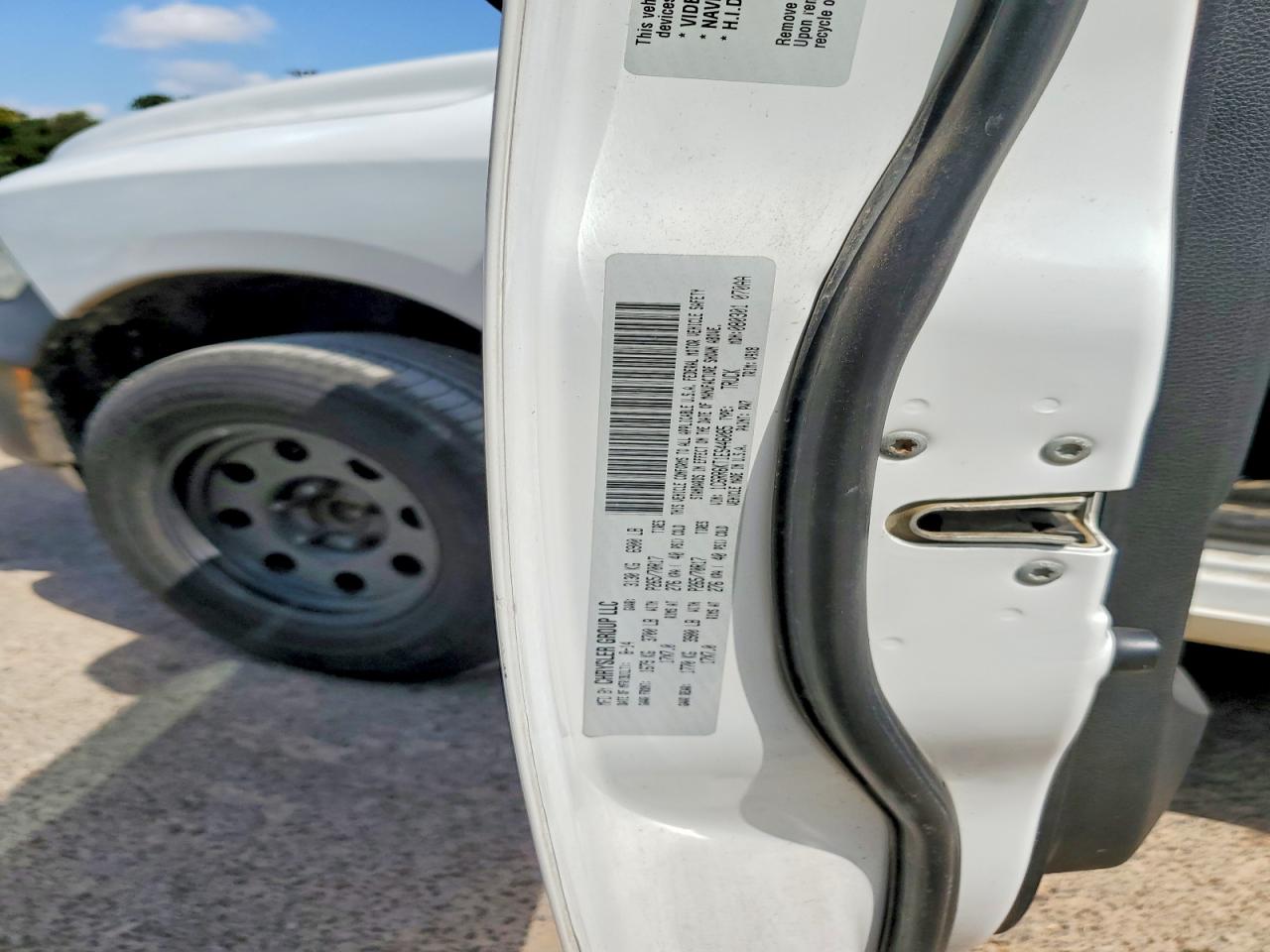 2014 Ram 1500 St Белый vin: 1C6RR6KT1ES446085