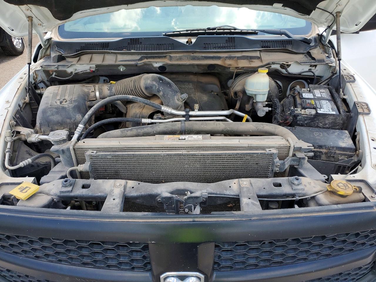 2014 Ram 1500 St Белый vin: 1C6RR6KT1ES446085
