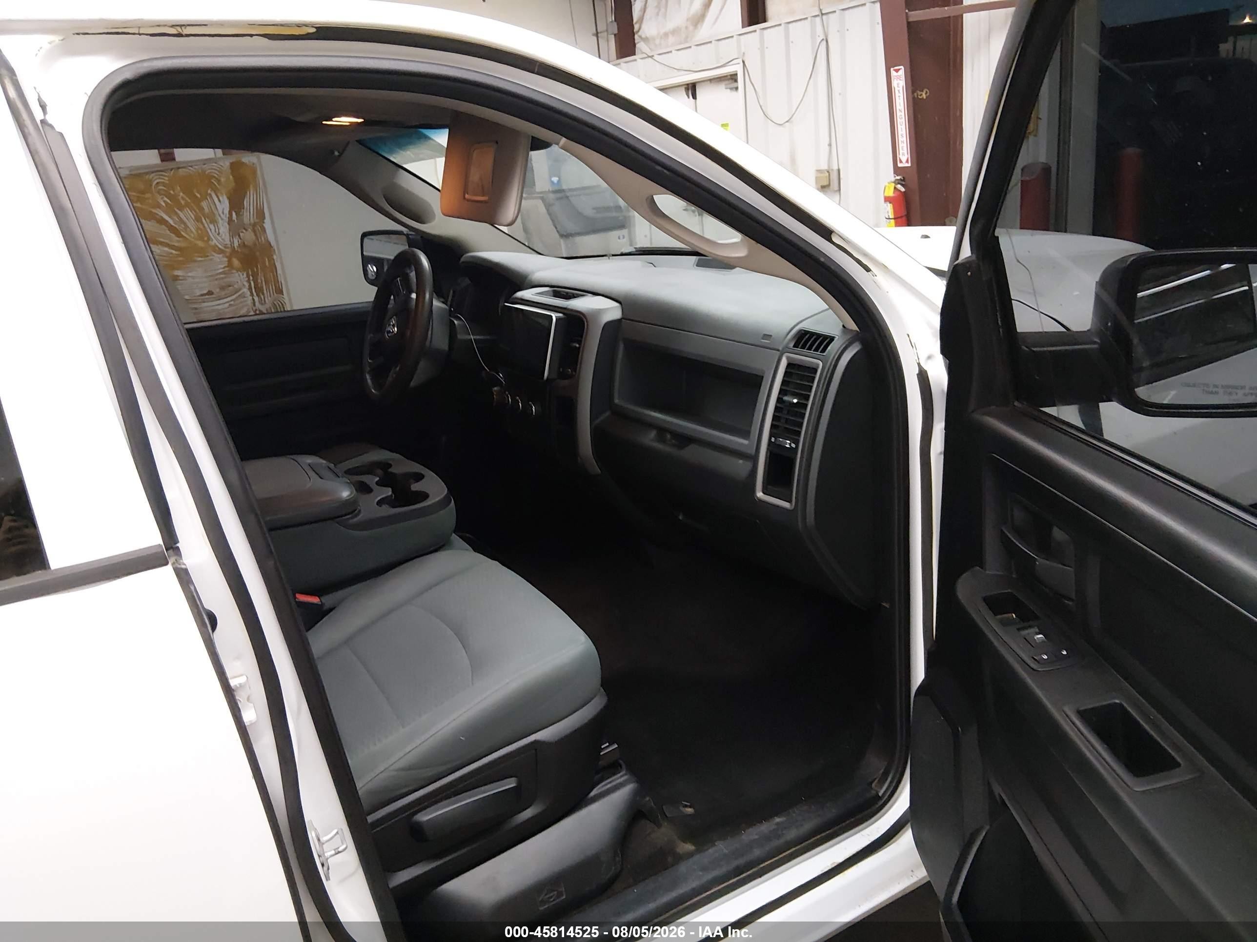 2015 Ram 1500 Tradesman White vin: 1C6RR6KT1FS605351