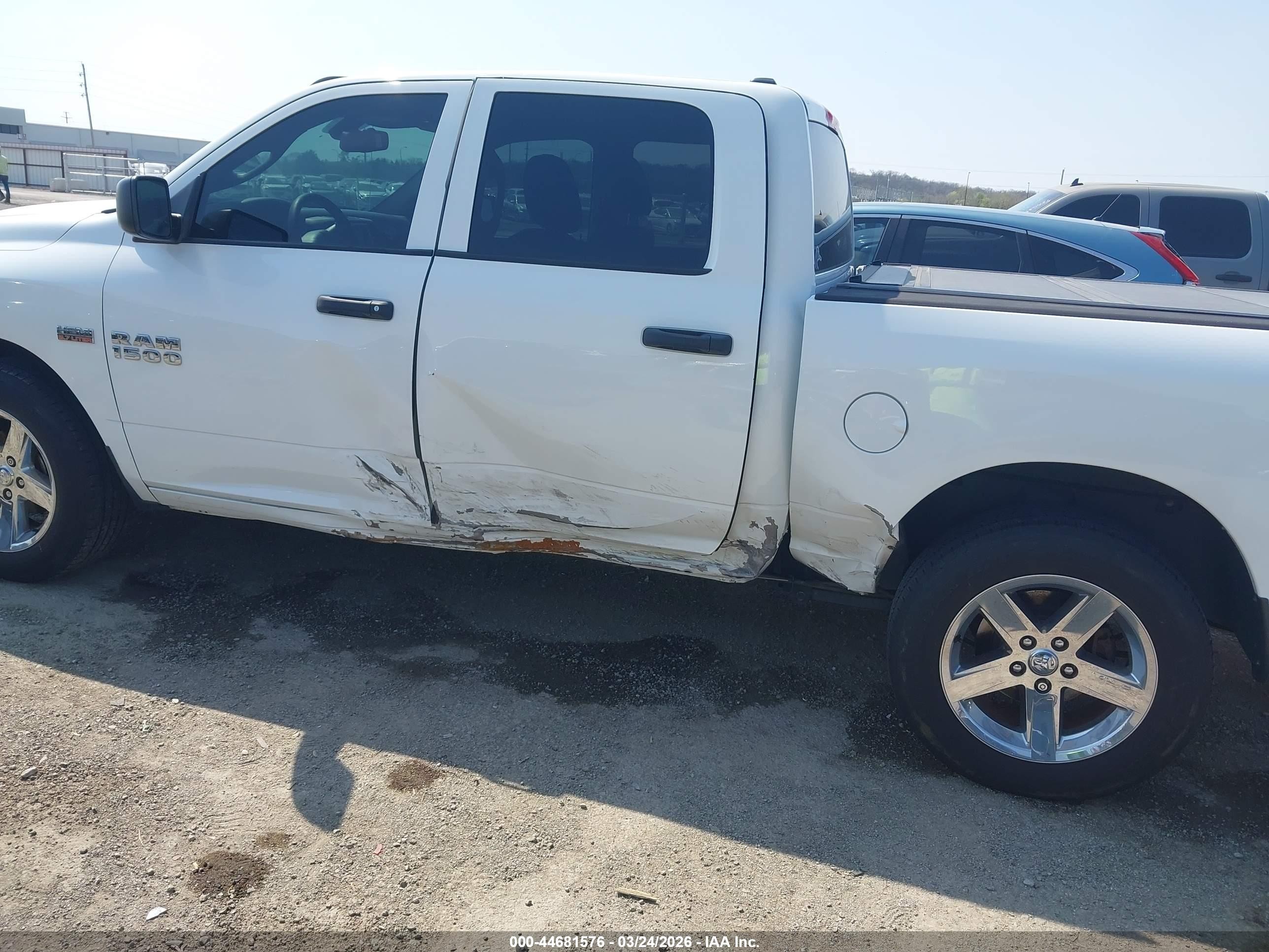 2014 Ram 1500 Express White vin: 1C6RR6KT2ES237728
