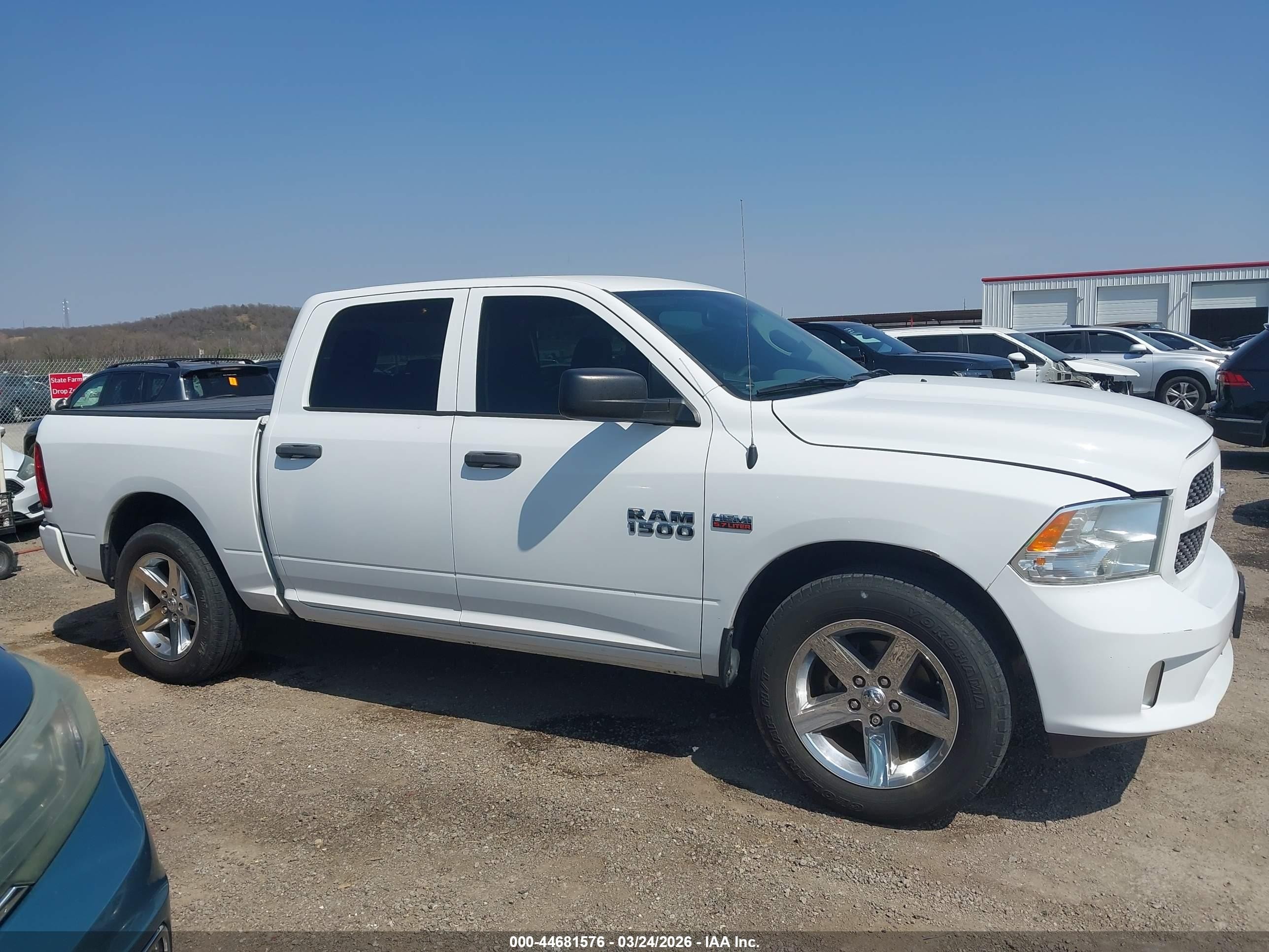 2014 Ram 1500 Express White vin: 1C6RR6KT2ES237728