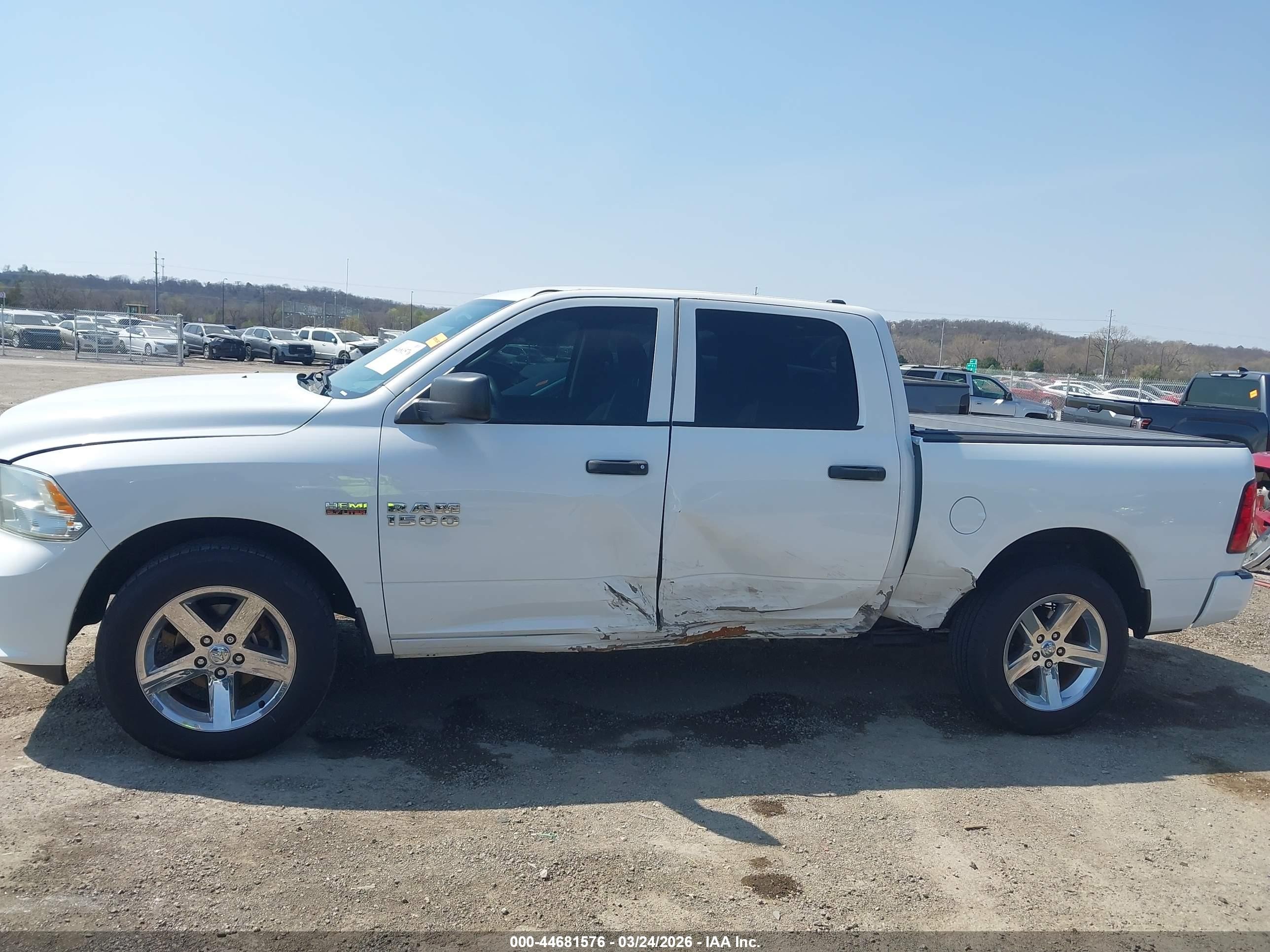 2014 Ram 1500 Express White vin: 1C6RR6KT2ES237728