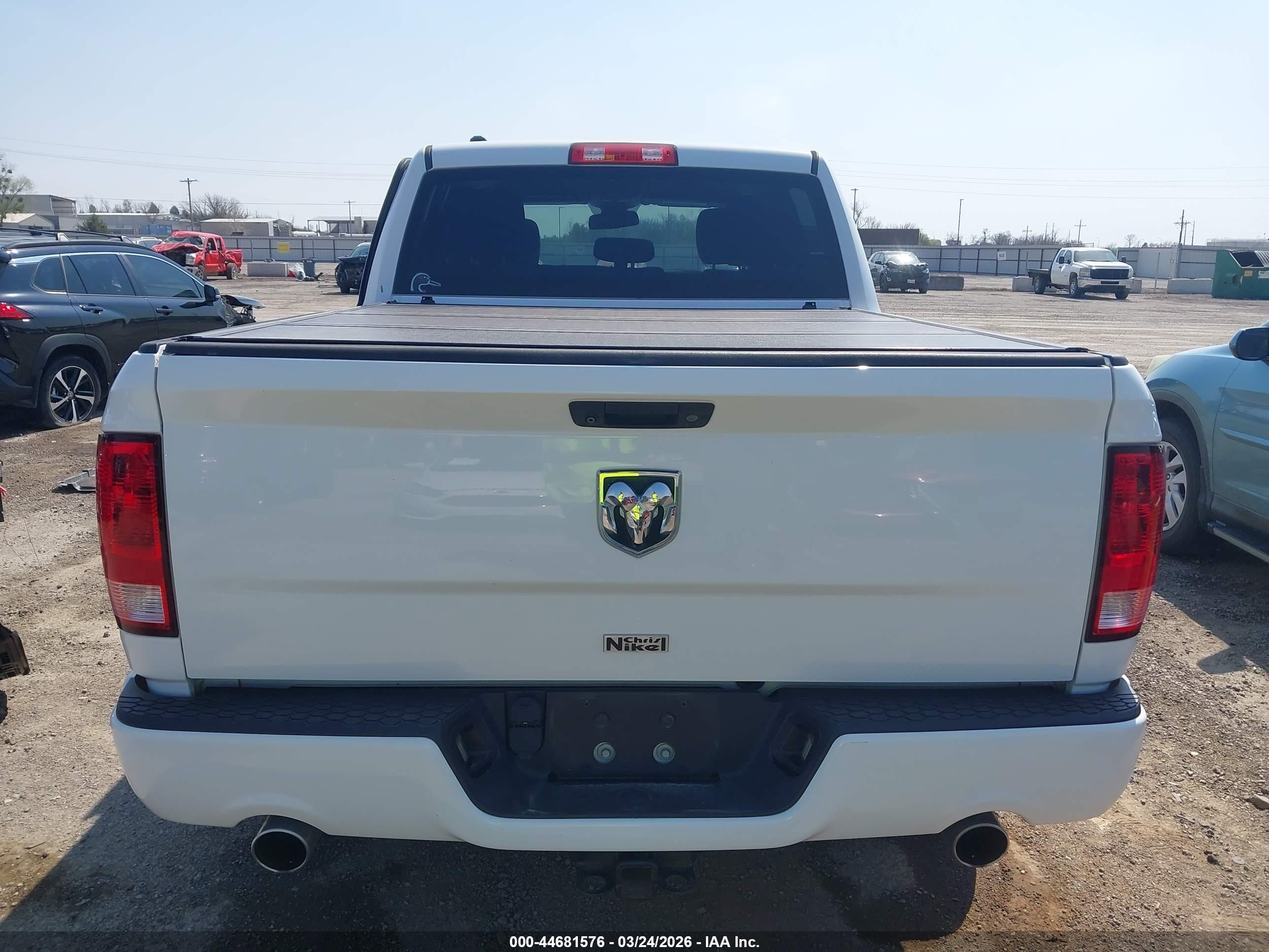 2014 Ram 1500 Express White vin: 1C6RR6KT2ES237728