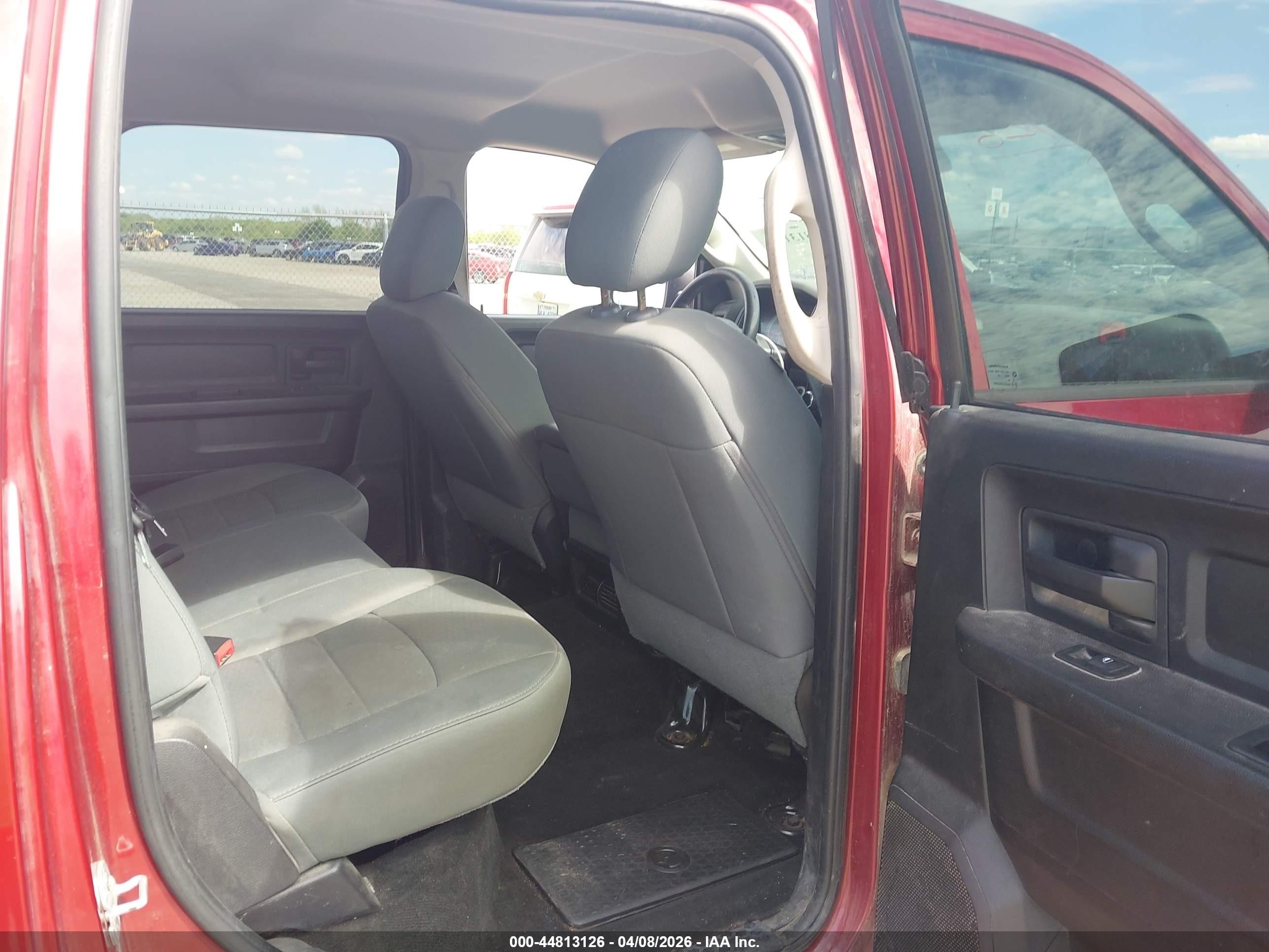 2015 Ram 1500 Express Red vin: 1C6RR6KT2FS565796