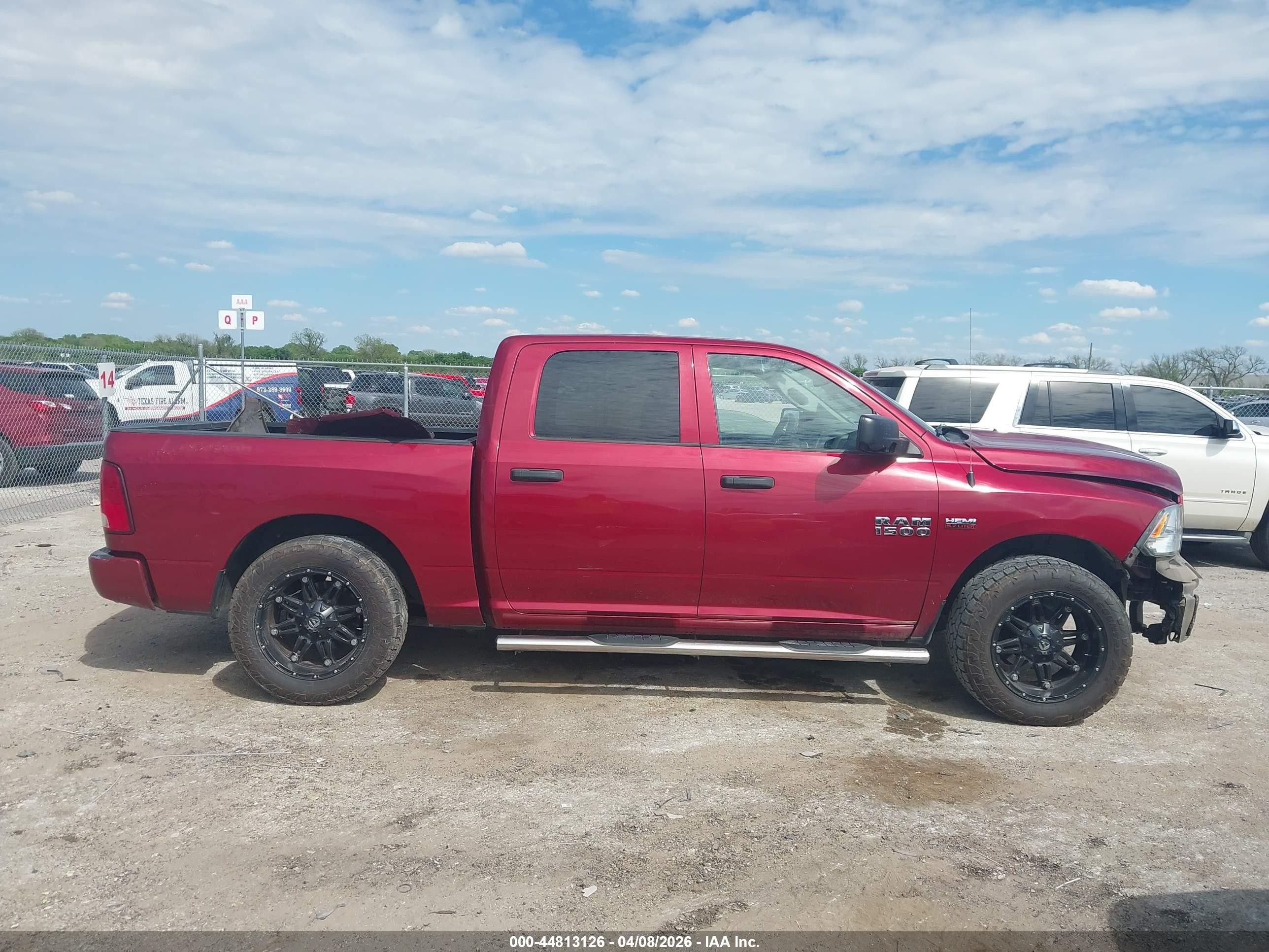2015 Ram 1500 Express Red vin: 1C6RR6KT2FS565796