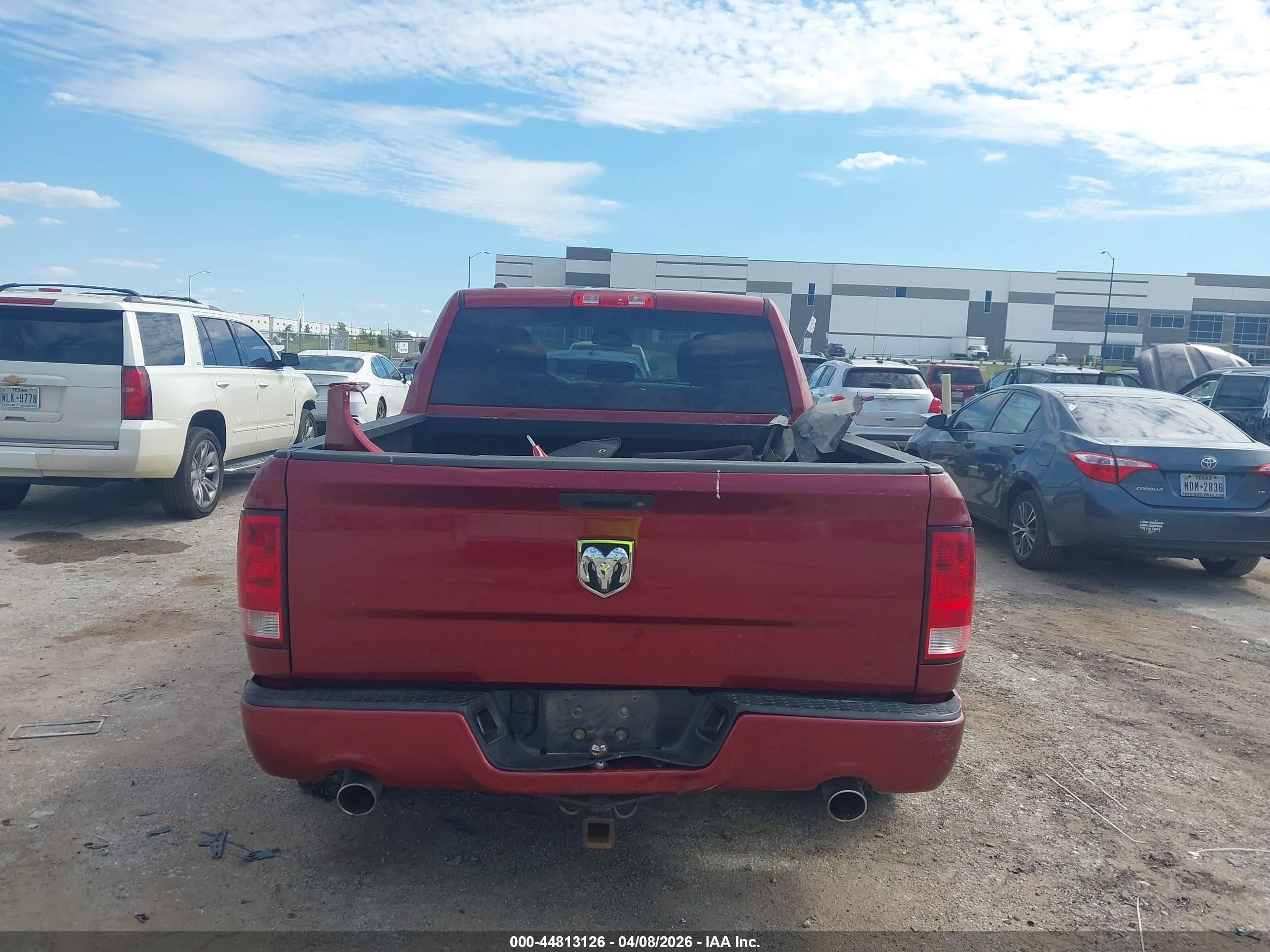 2015 Ram 1500 Express Red vin: 1C6RR6KT2FS565796