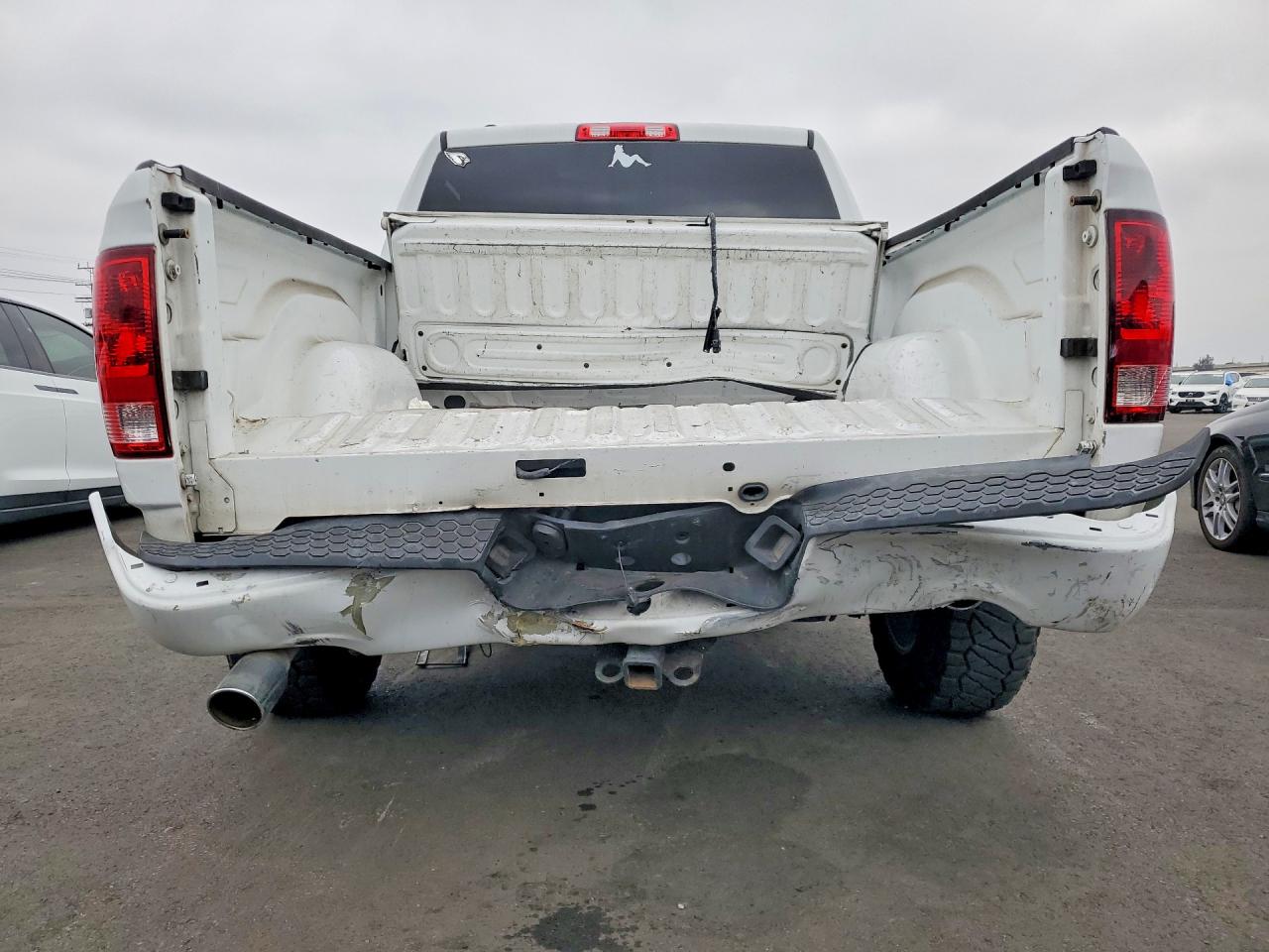 2013 Ram 1500 St White vin: 1C6RR6KT3DS613920