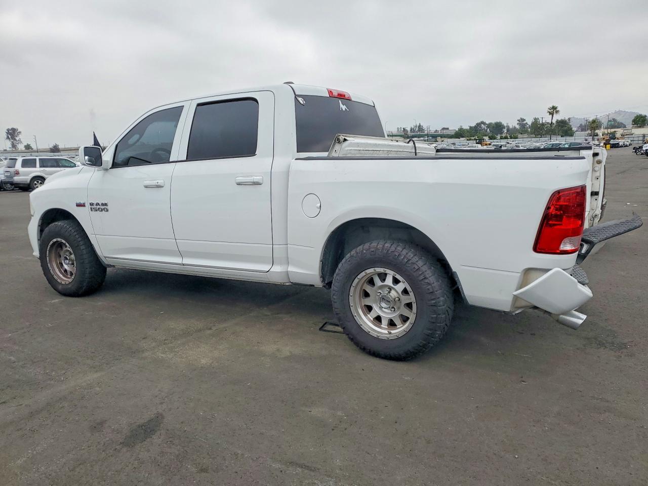2013 Ram 1500 St White vin: 1C6RR6KT3DS613920