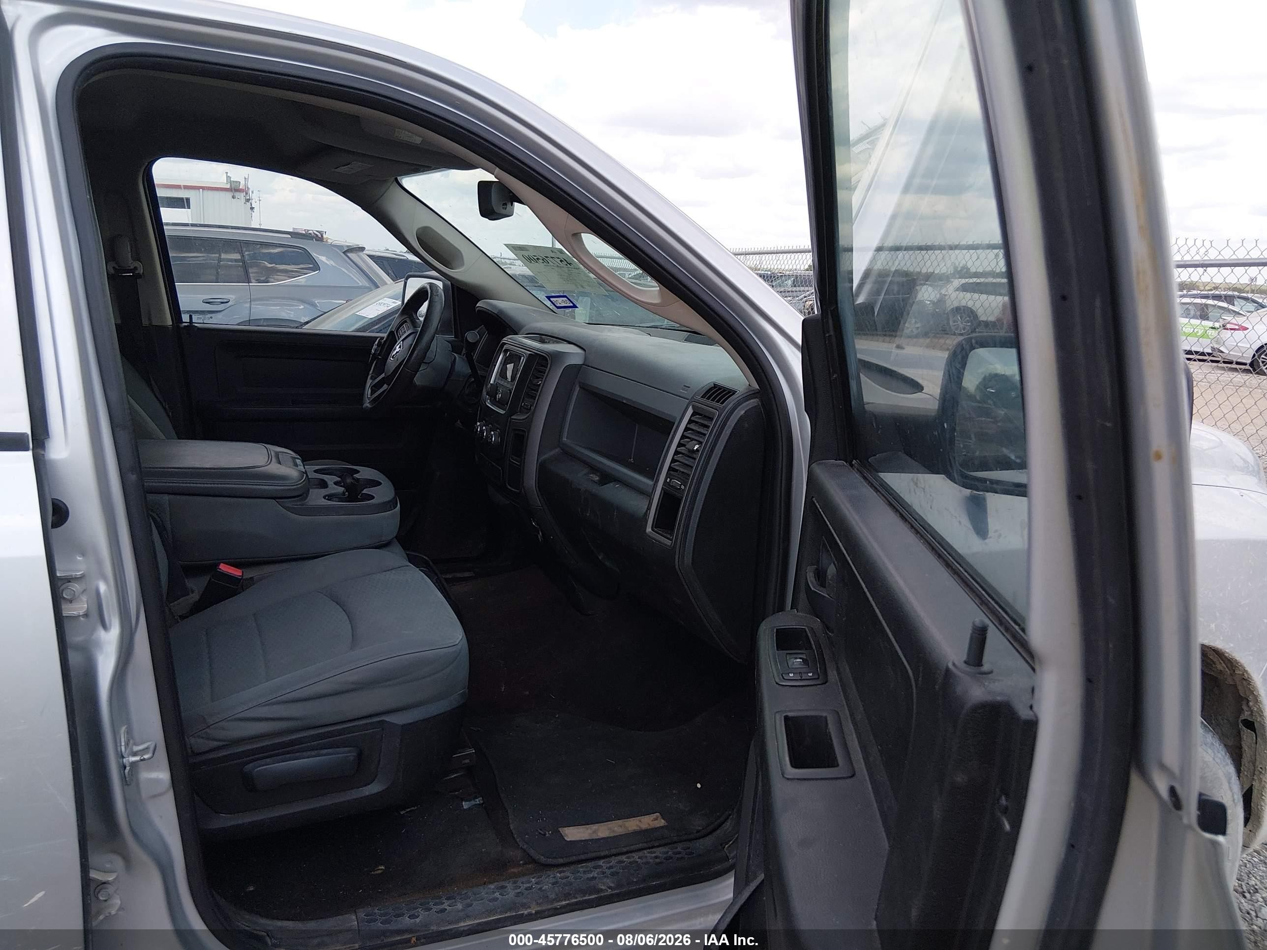 2013 Ram 1500 Express Серебряный vin: 1C6RR6KT3DS669842