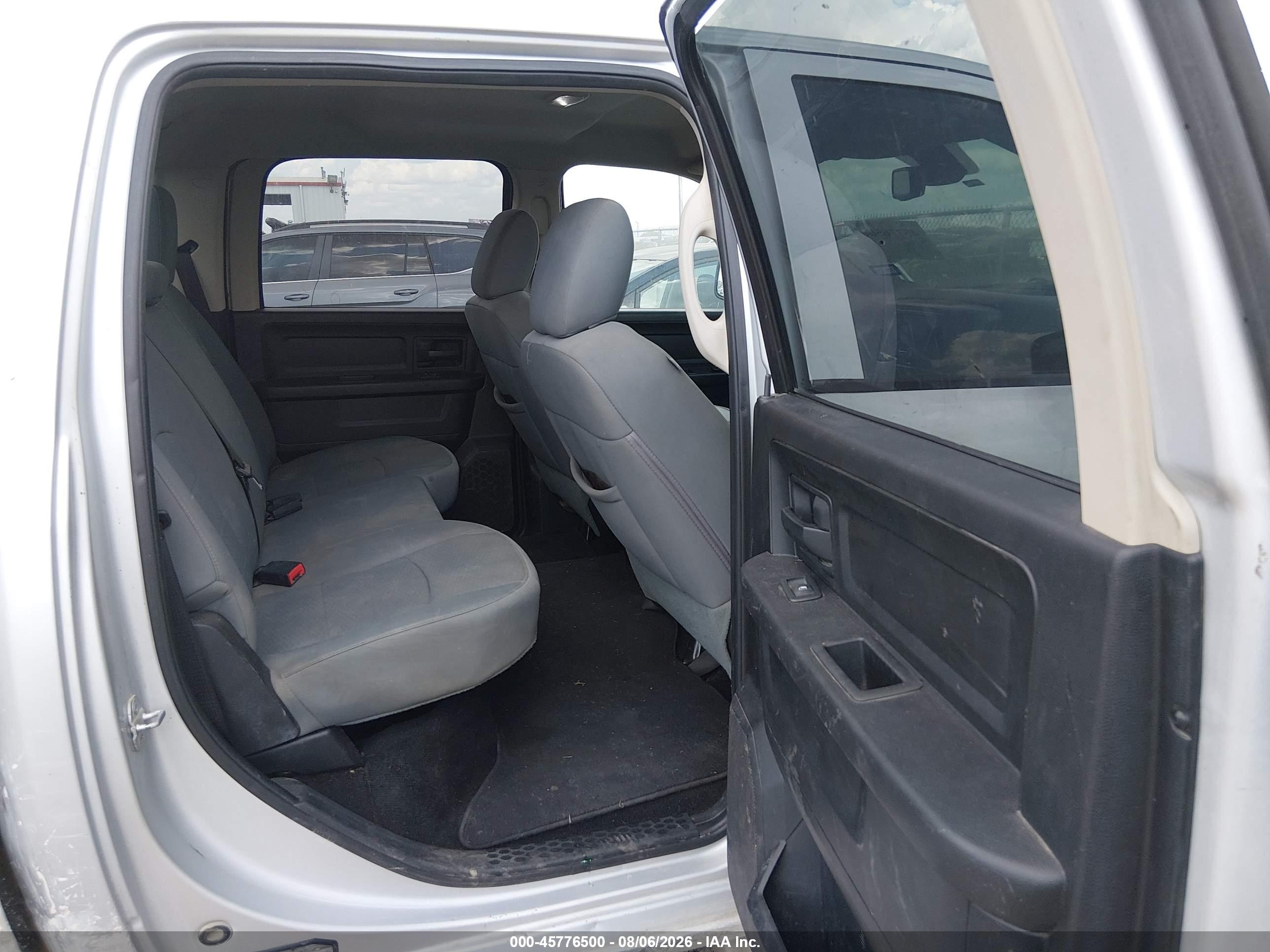 2013 Ram 1500 Express Серебряный vin: 1C6RR6KT3DS669842