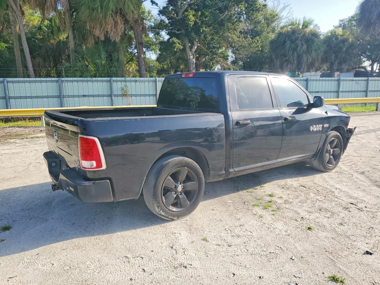 2014 Ram 1500 St Black vin: 1C6RR6KT3ES122149