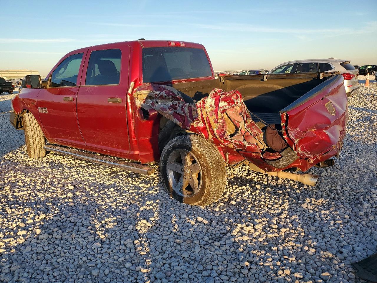 2014 Ram 1500 St Red vin: 1C6RR6KT3ES259219