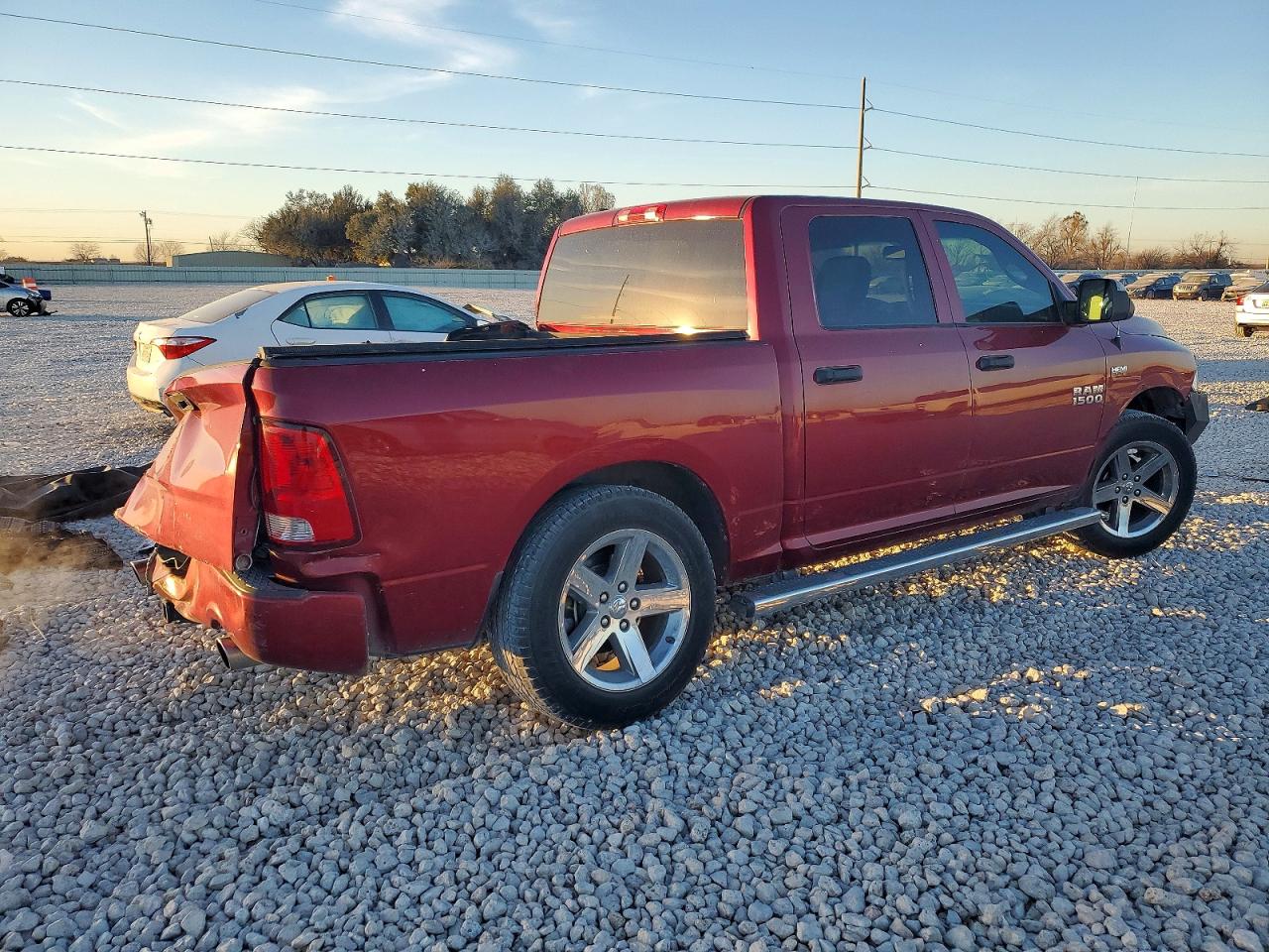 2014 Ram 1500 St Red vin: 1C6RR6KT3ES259219