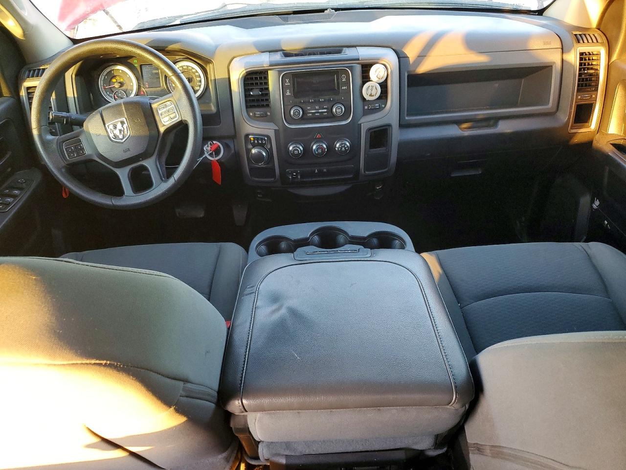 2014 Ram 1500 St Red vin: 1C6RR6KT3ES259219