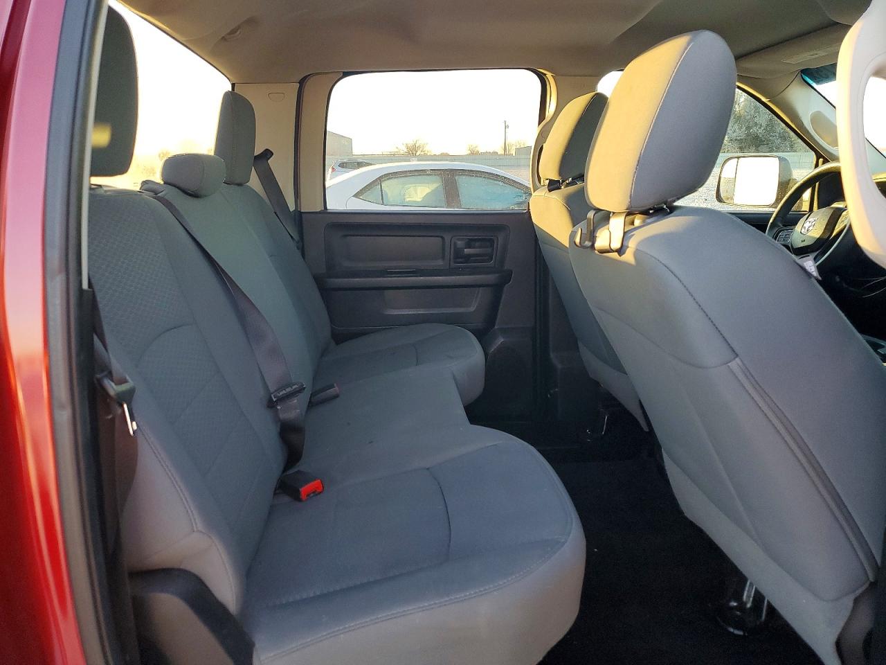 2014 Ram 1500 St Red vin: 1C6RR6KT3ES259219