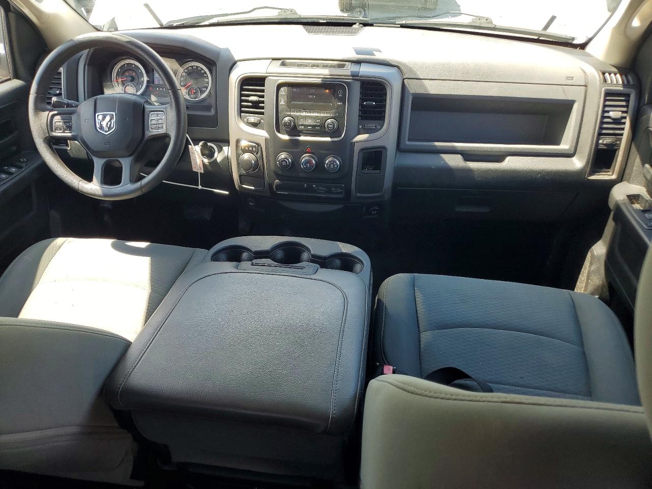 2015 Ram 1500 St Белый vin: 1C6RR6KT4FS542536