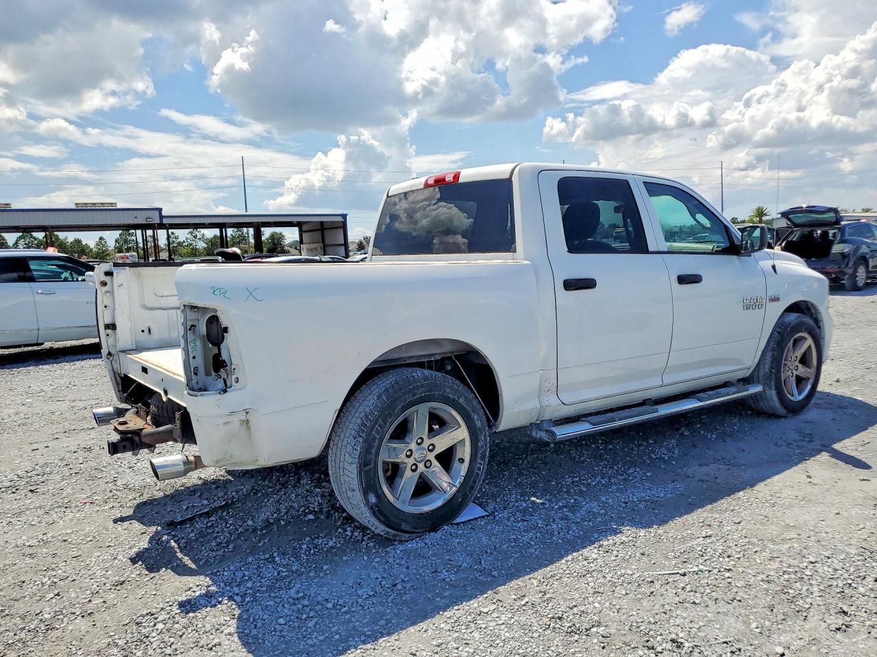2015 Ram 1500 St Белый vin: 1C6RR6KT4FS542536
