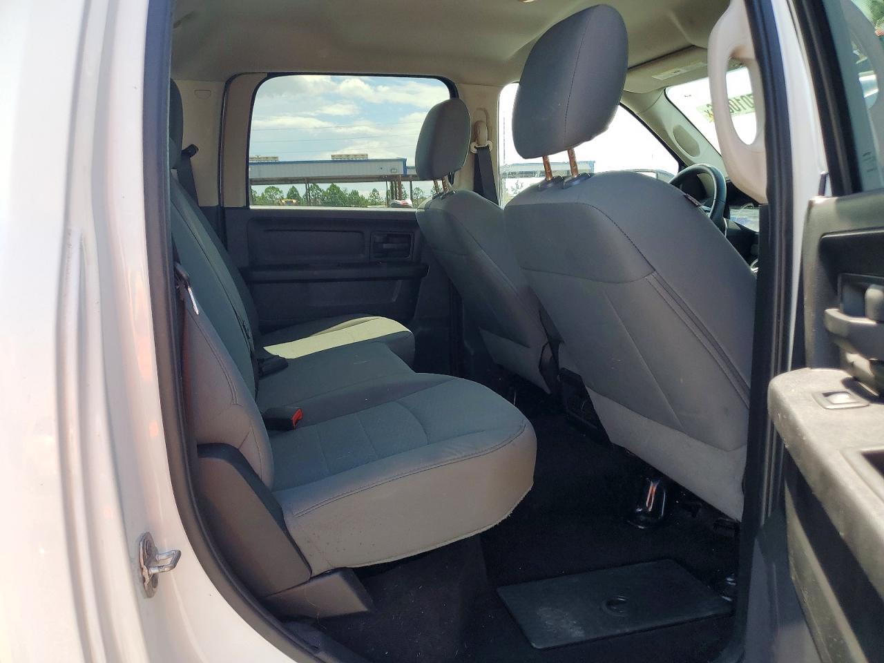 2015 Ram 1500 St Белый vin: 1C6RR6KT4FS542536