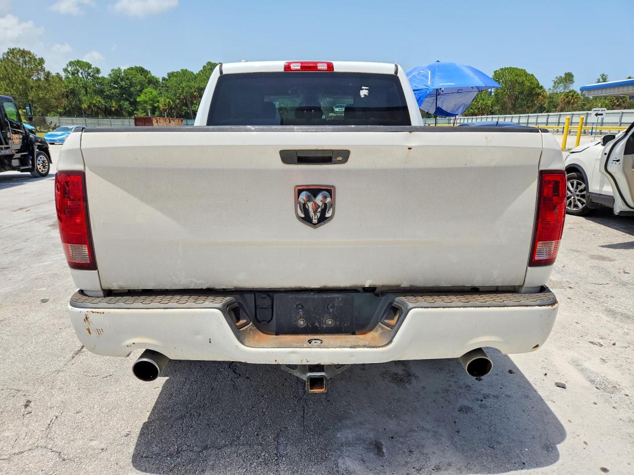 2014 Ram 1500 St White vin: 1C6RR6KT5ES237738