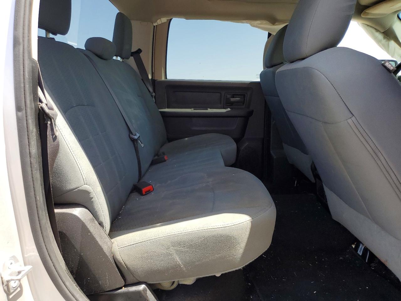 2015 Ram 1500 St Silver vin: 1C6RR6KT5FS605224