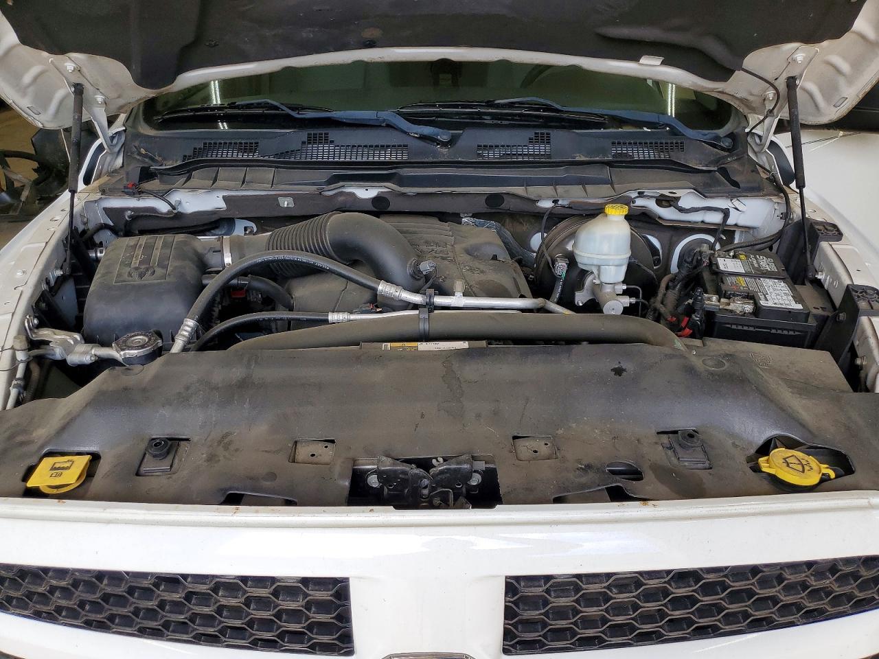 2015 Ram 1500 St White vin: 1C6RR6KT5FS624453