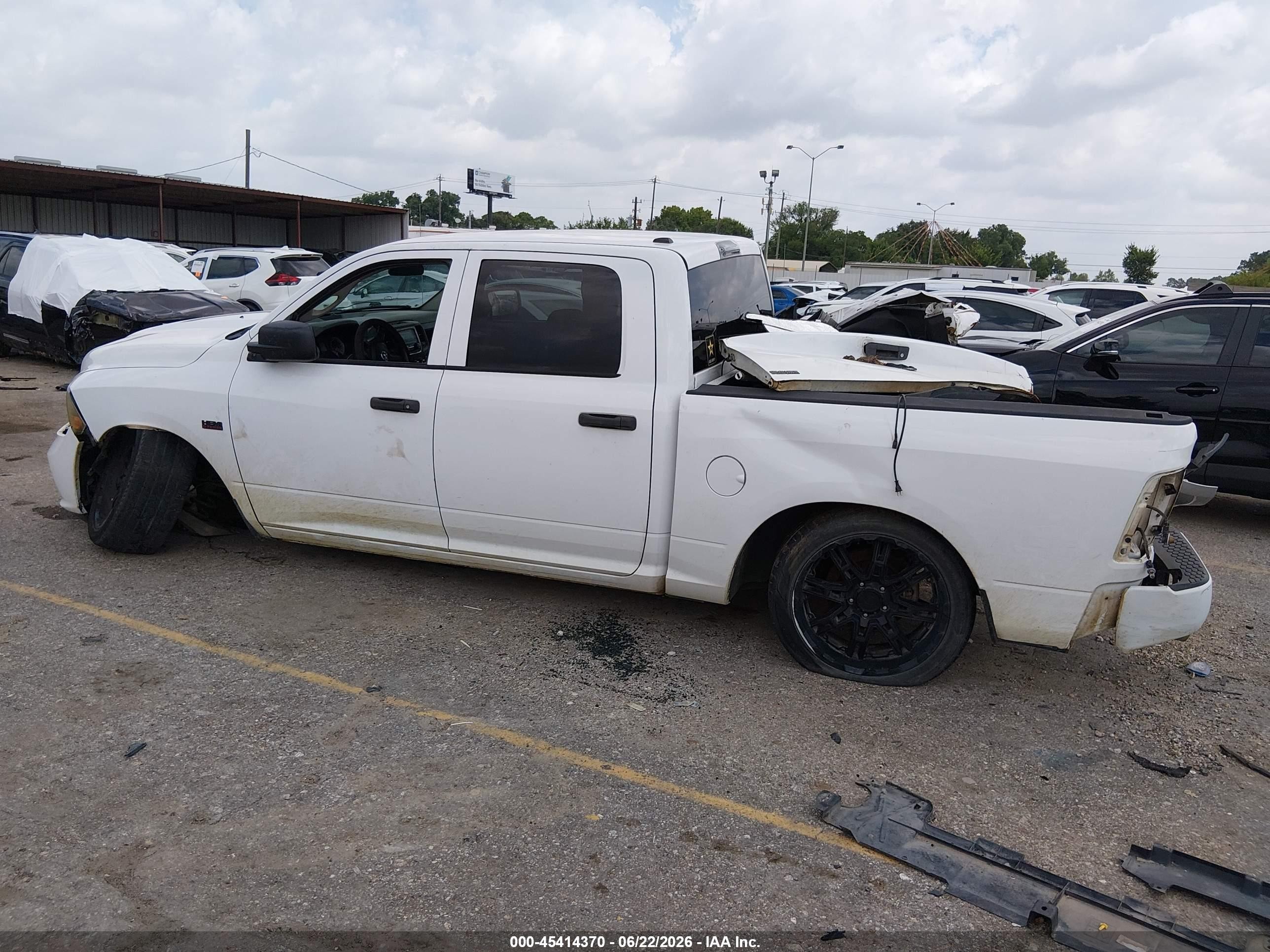 2015 Ram 1500 Express White vin: 1C6RR6KT6FS567244