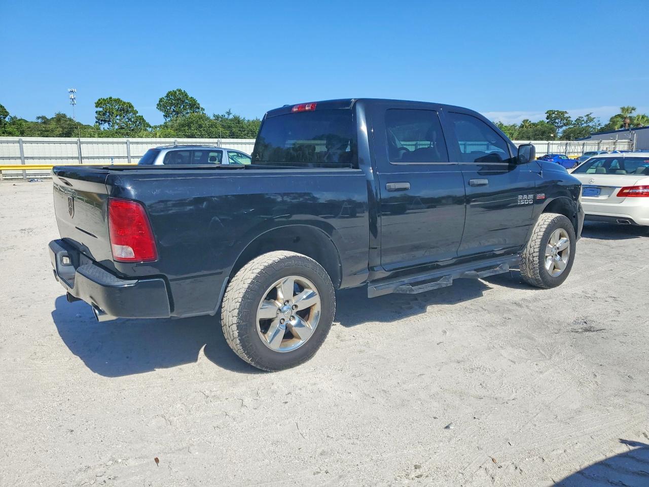 2015 Ram 1500 St Black vin: 1C6RR6KT7FS506422