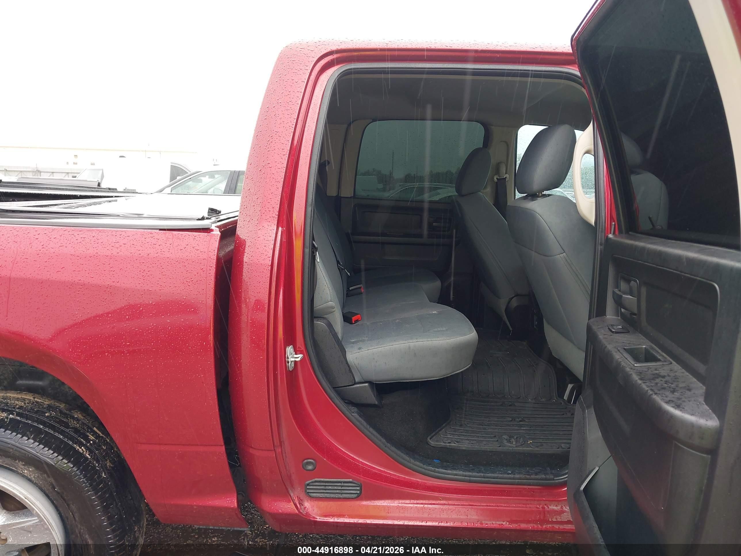 2015 Ram 1500 Express Red vin: 1C6RR6KT7FS722058