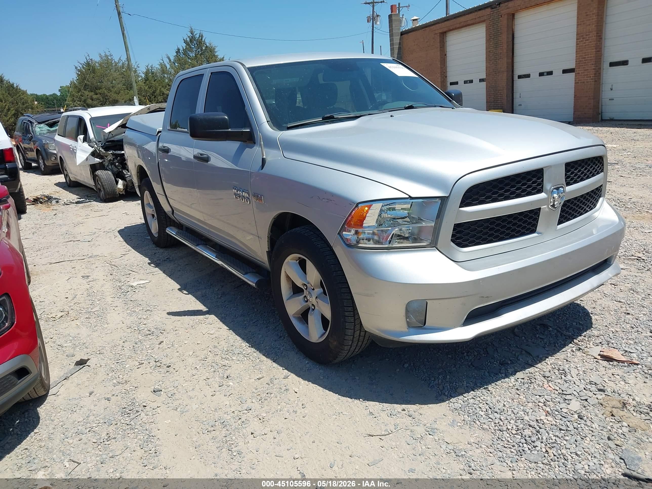 2015 Ram 1500 Express Серебряный vin: 1C6RR6KT8FS505814
