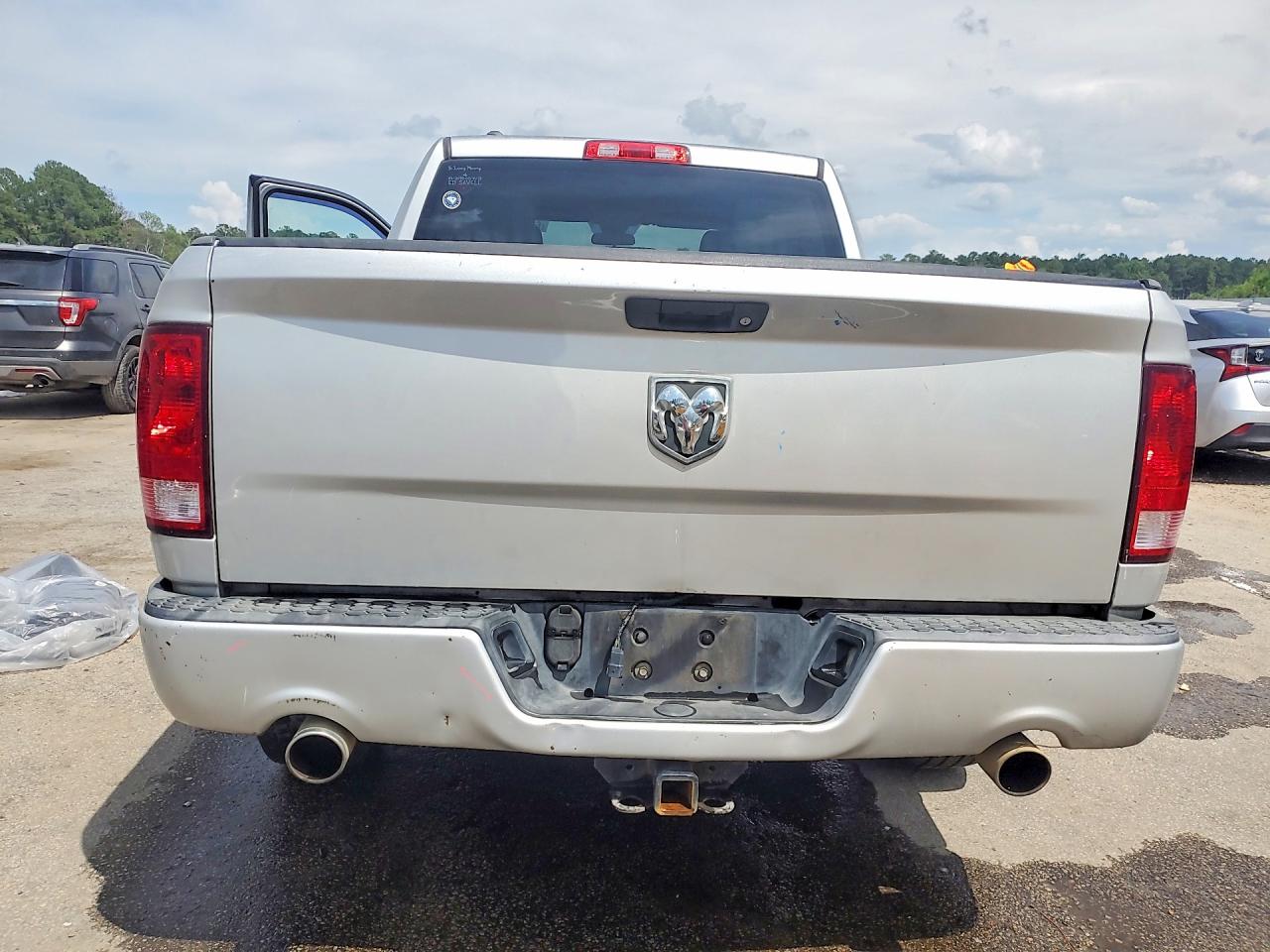 2015 Ram 1500 St Silver vin: 1C6RR6KT8FS570100
