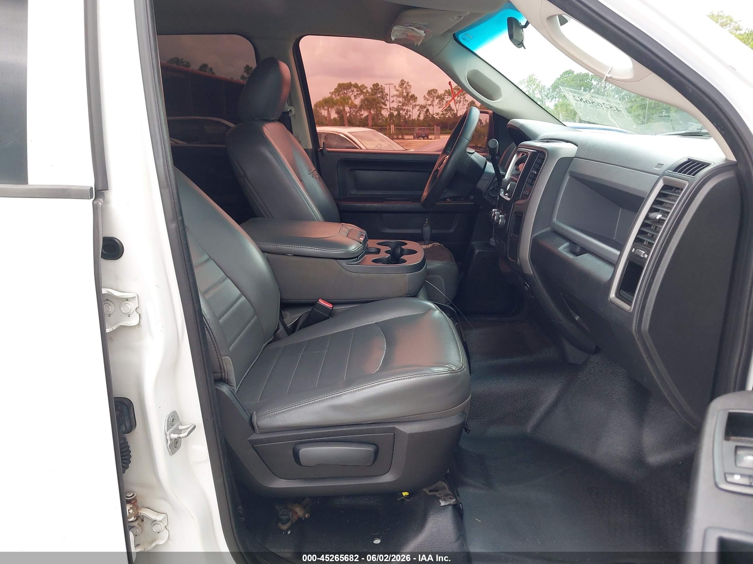 2013 Ram 1500 Tradesman White vin: 1C6RR6KT9DS705632