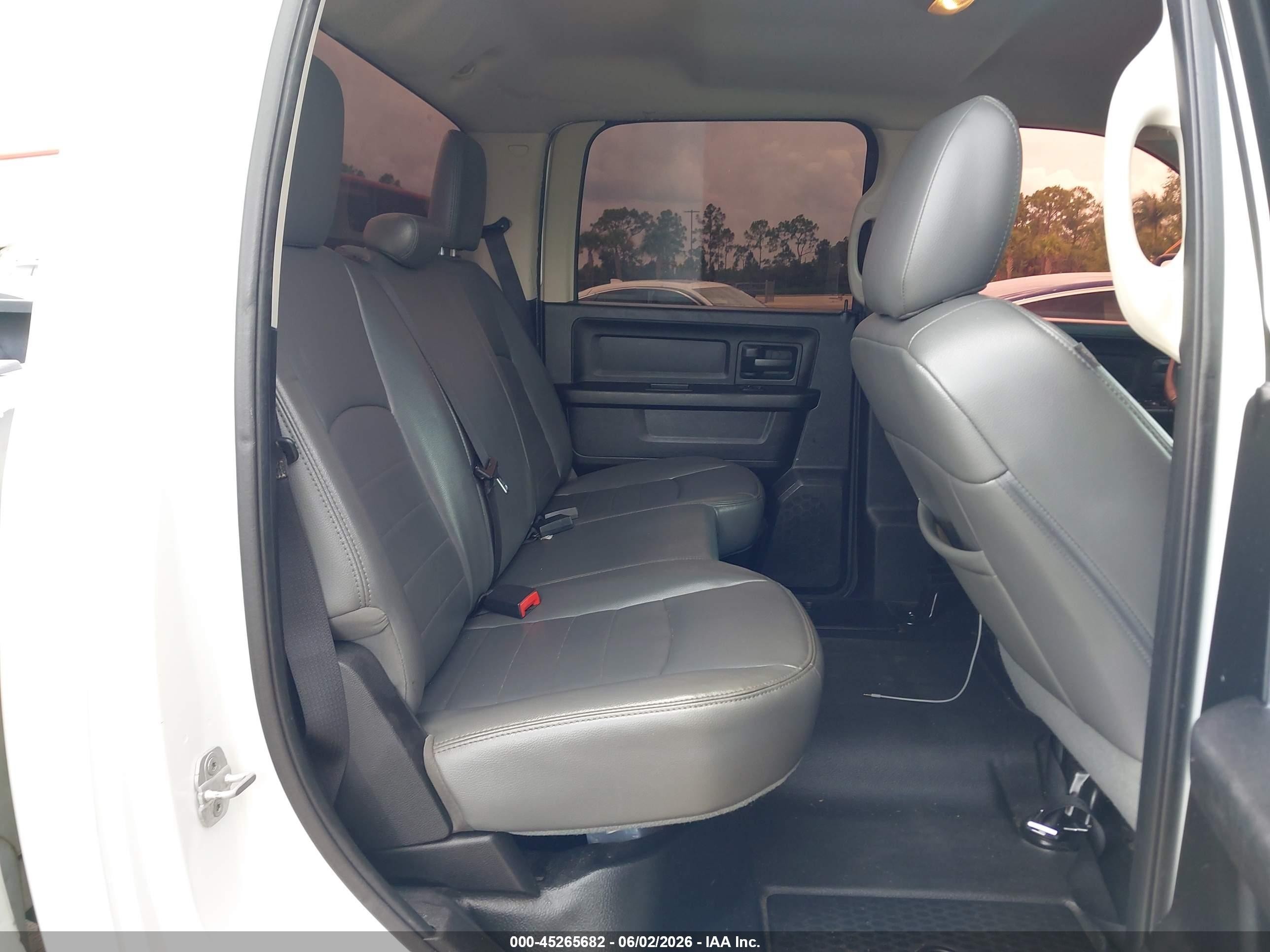 2013 Ram 1500 Tradesman White vin: 1C6RR6KT9DS705632