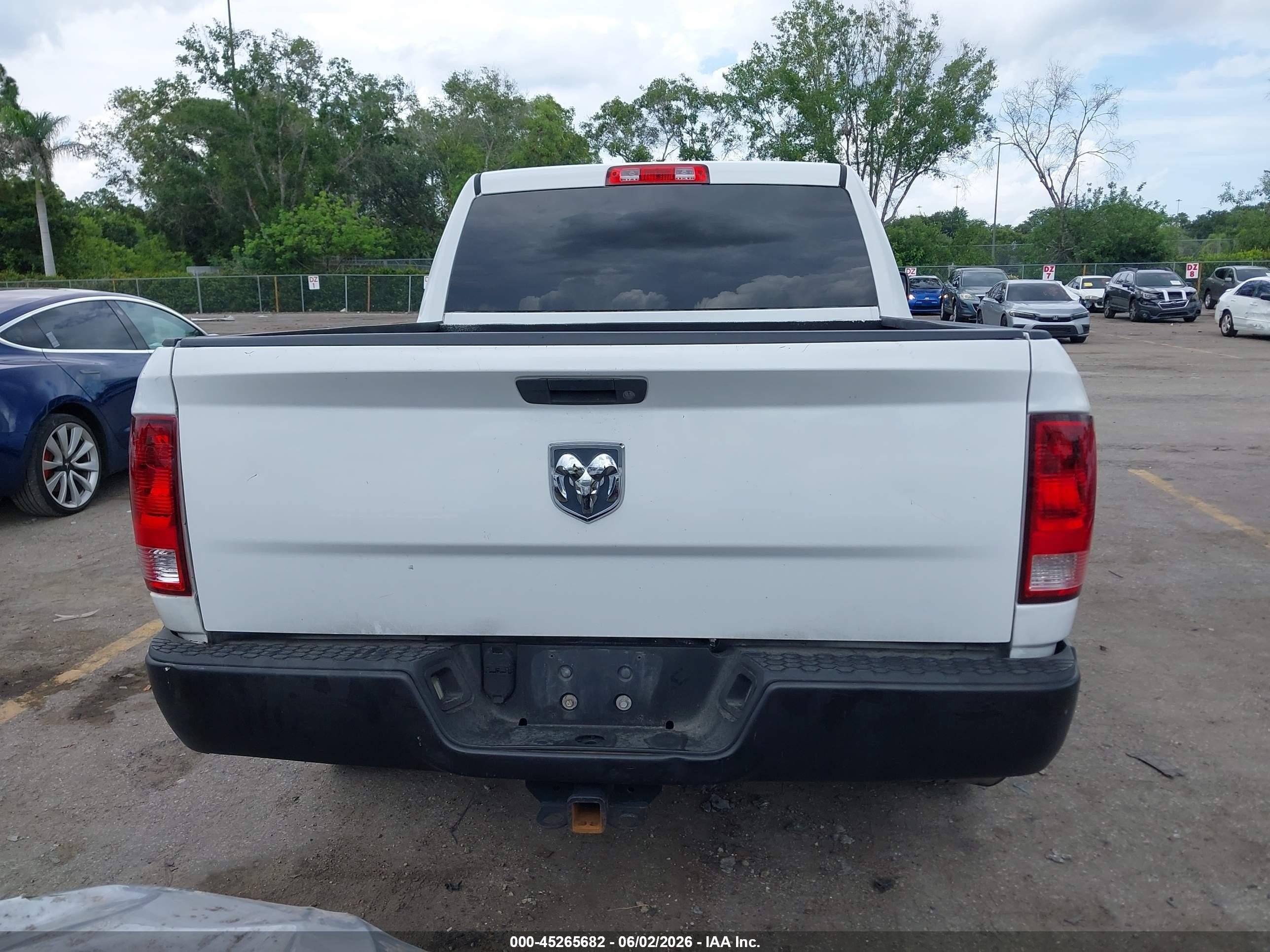 2013 Ram 1500 Tradesman White vin: 1C6RR6KT9DS705632