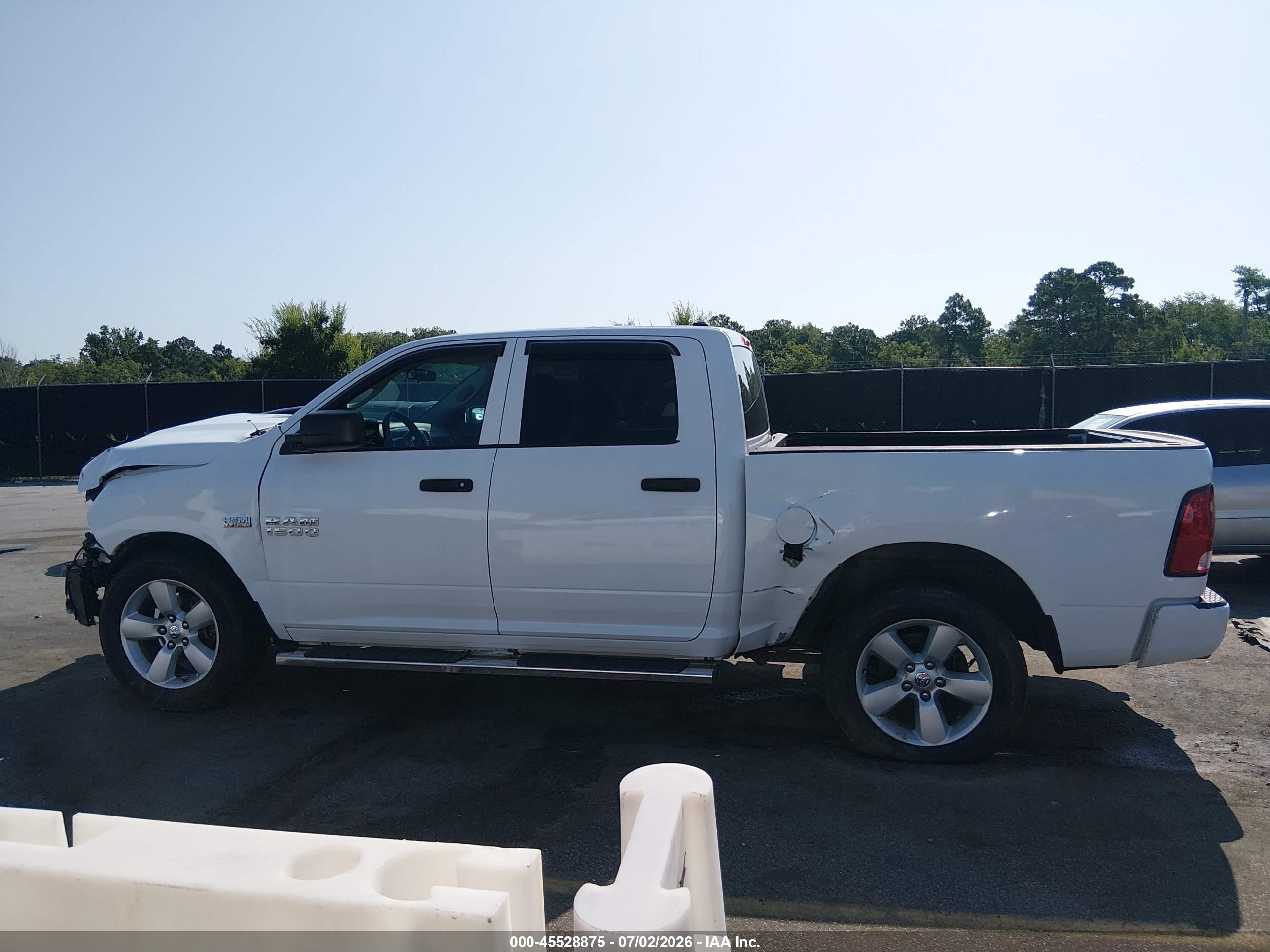 2014 Ram 1500 Express Белый vin: 1C6RR6KT9ES128943