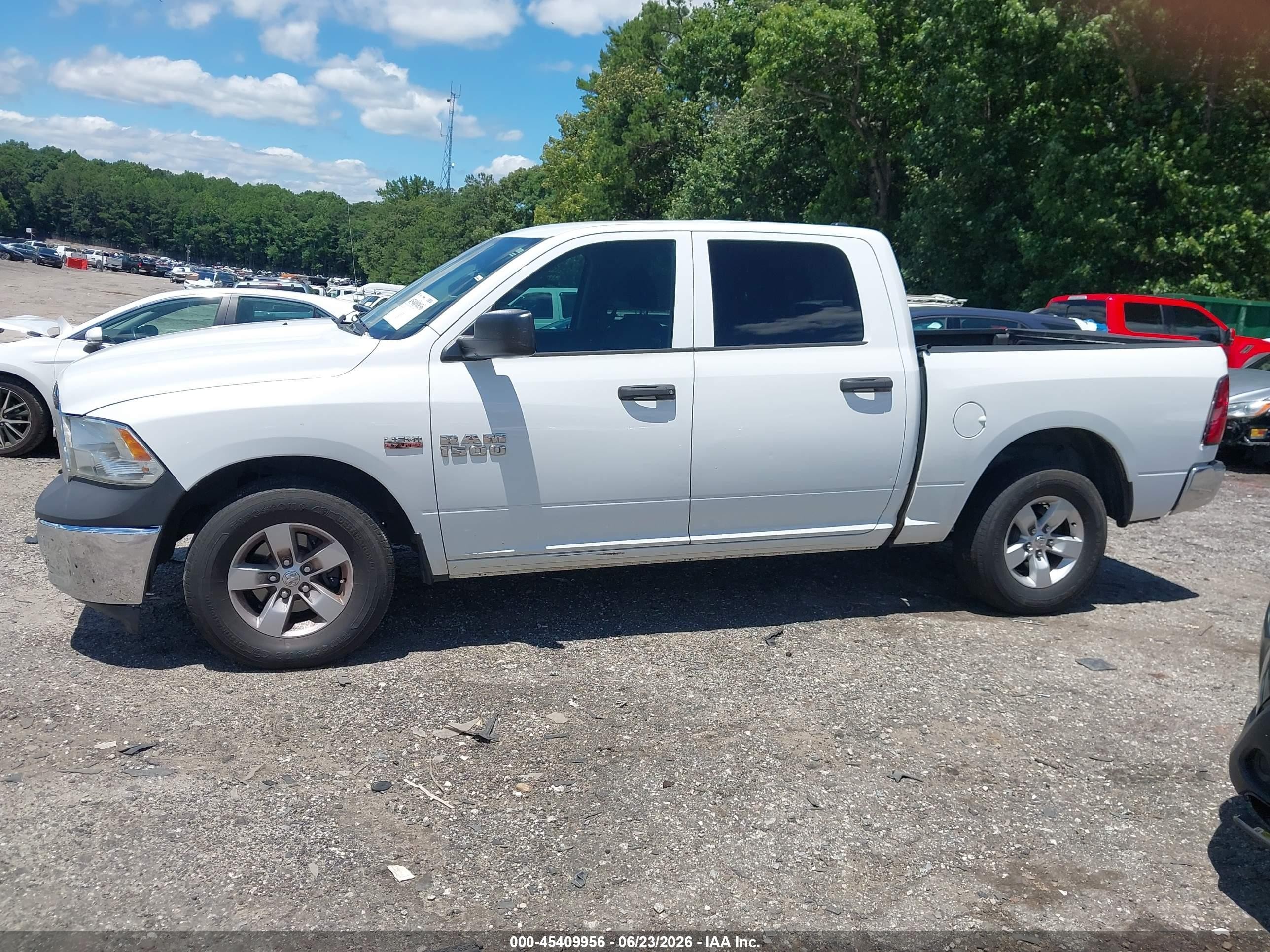2015 Ram 1500 Tradesman White vin: 1C6RR6KT9FS518359