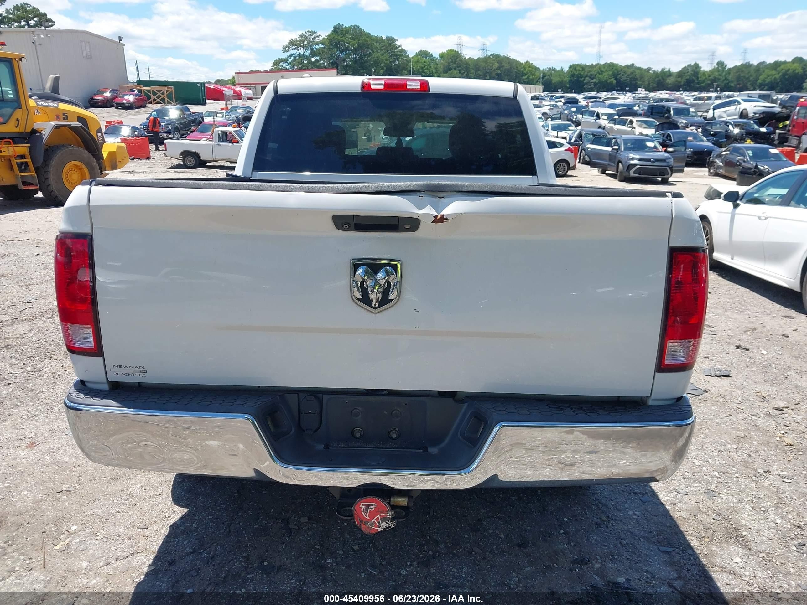 2015 Ram 1500 Tradesman White vin: 1C6RR6KT9FS518359